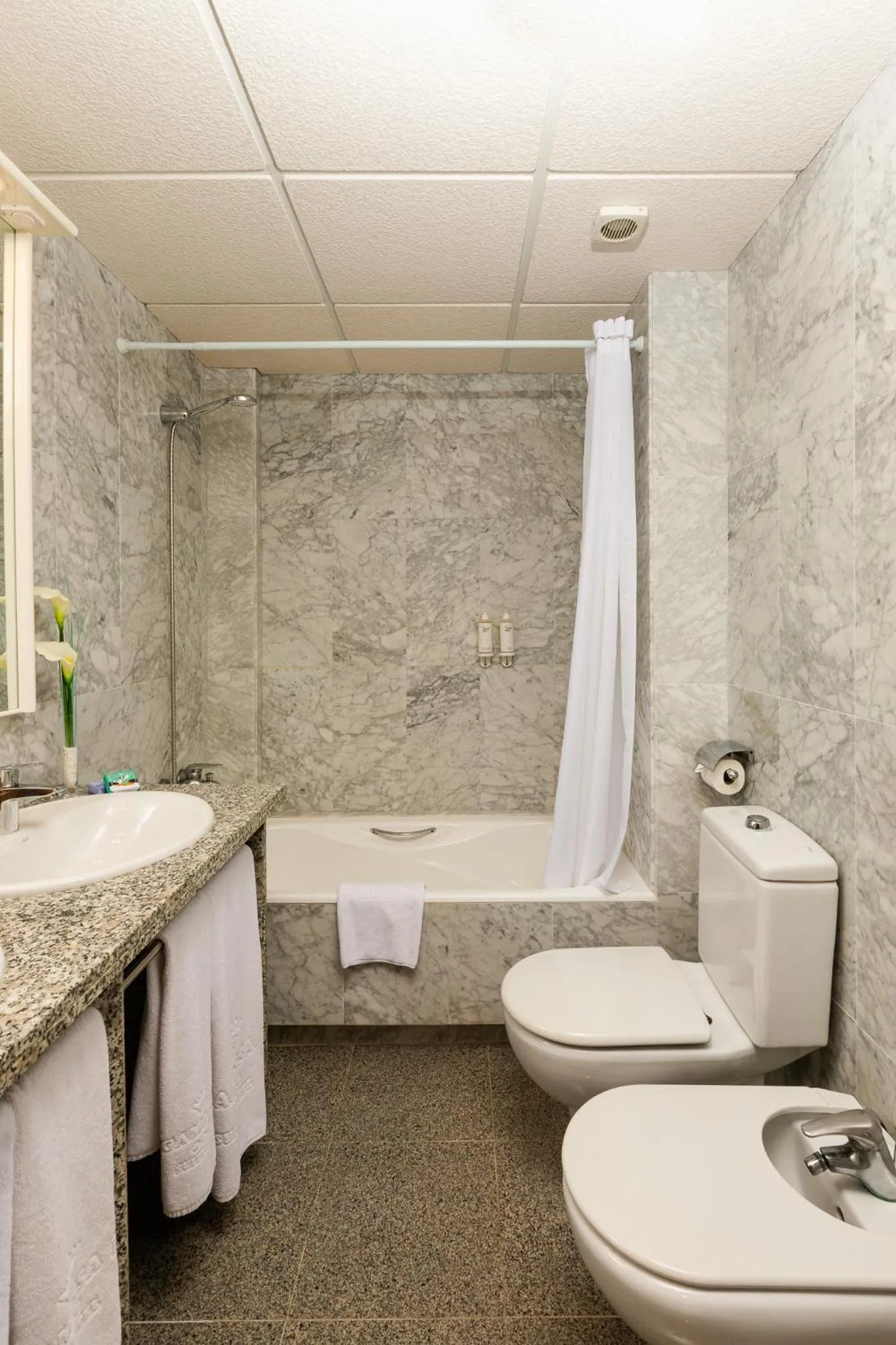 Bathroom in Suite Hotel S'Argamassa Palace