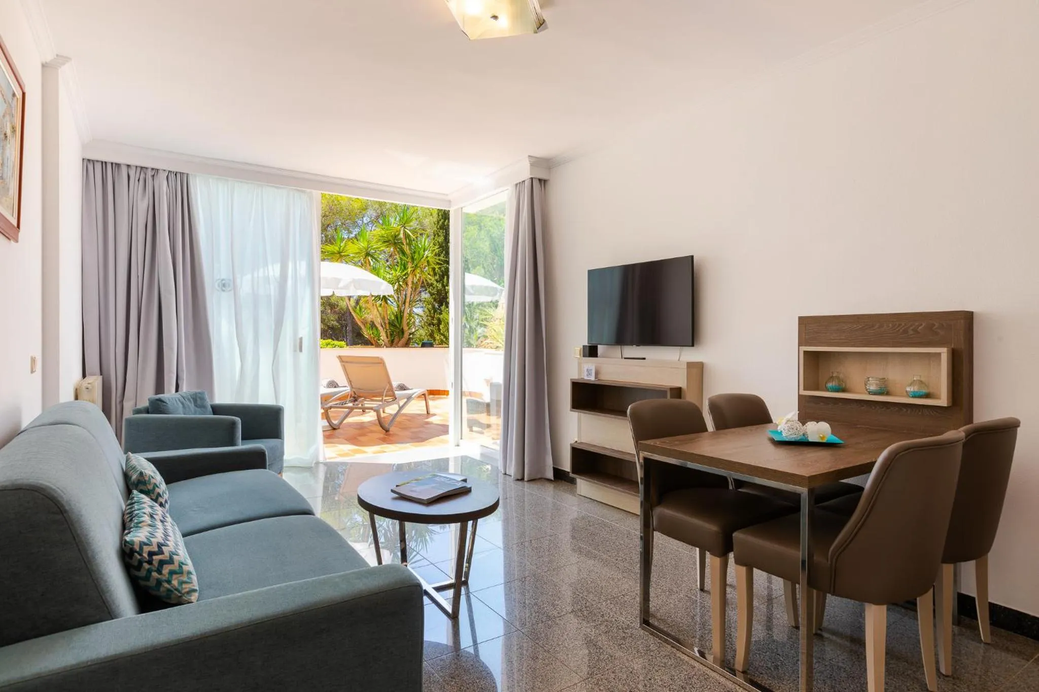 Seating area in Suite Hotel S'Argamassa Palace