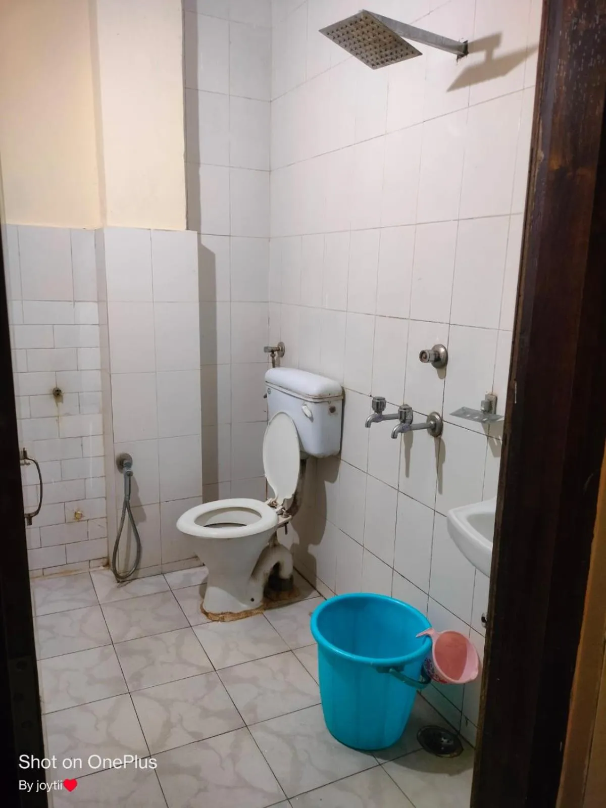 Bathroom in Hotel Embassy