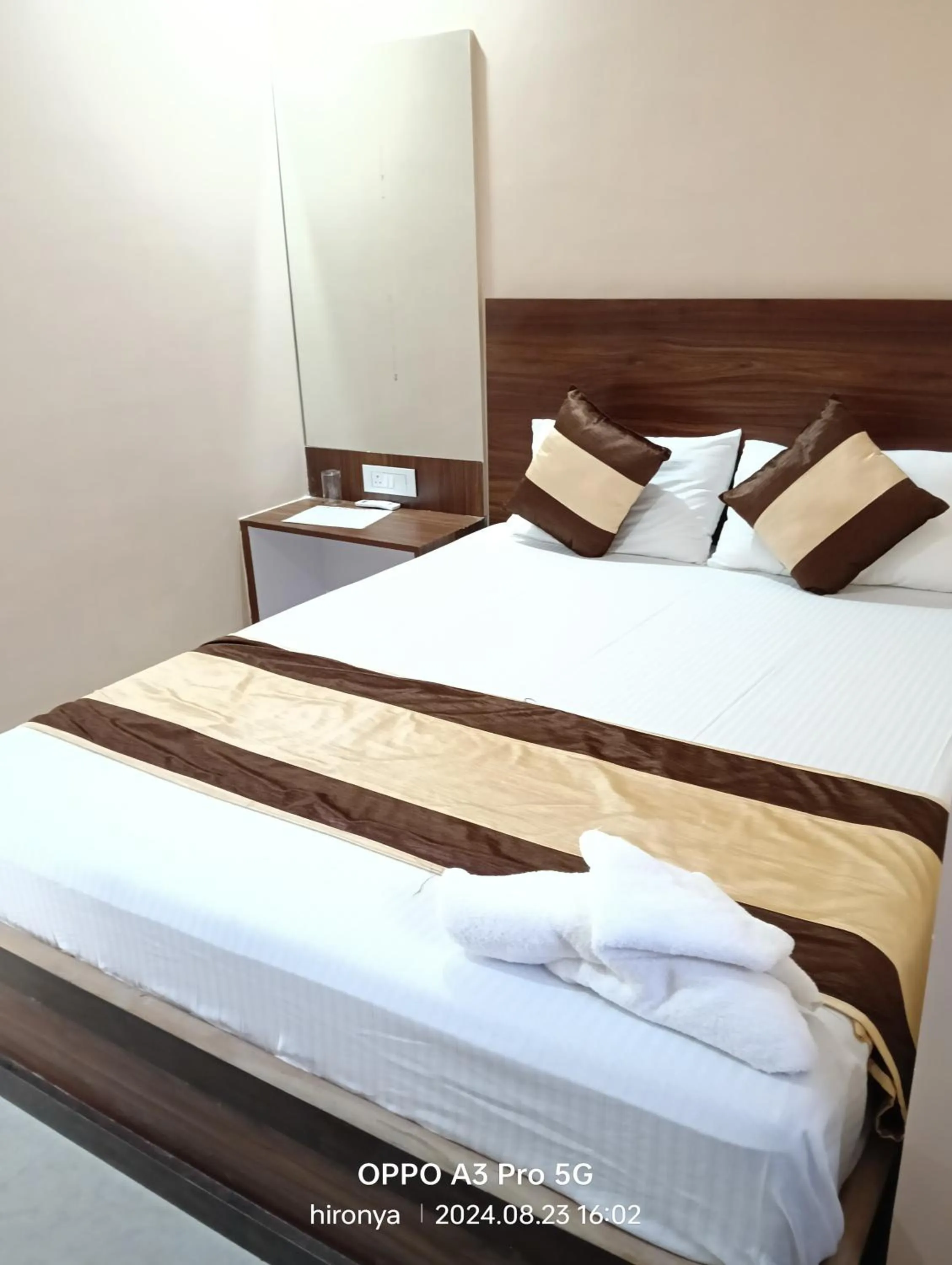 Bed in Hotel Embassy