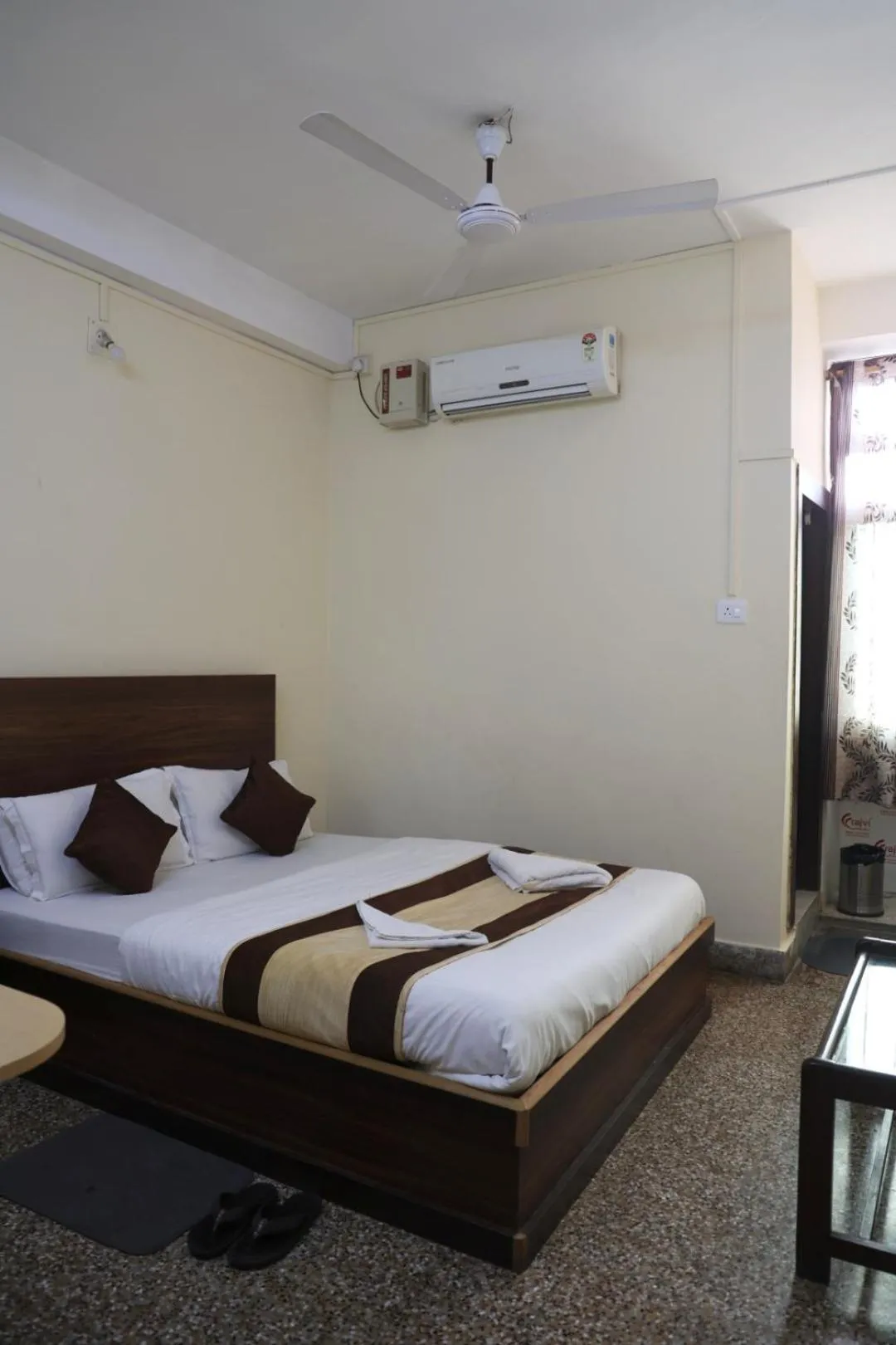 Bedroom, Bed in Hotel Embassy