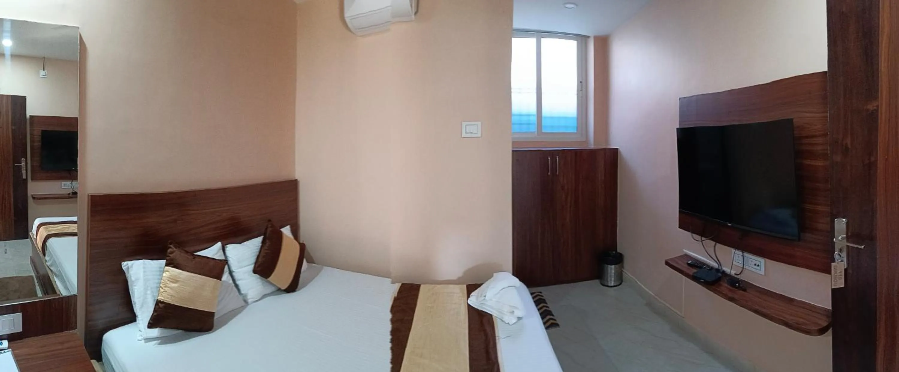 Bedroom in Hotel Embassy