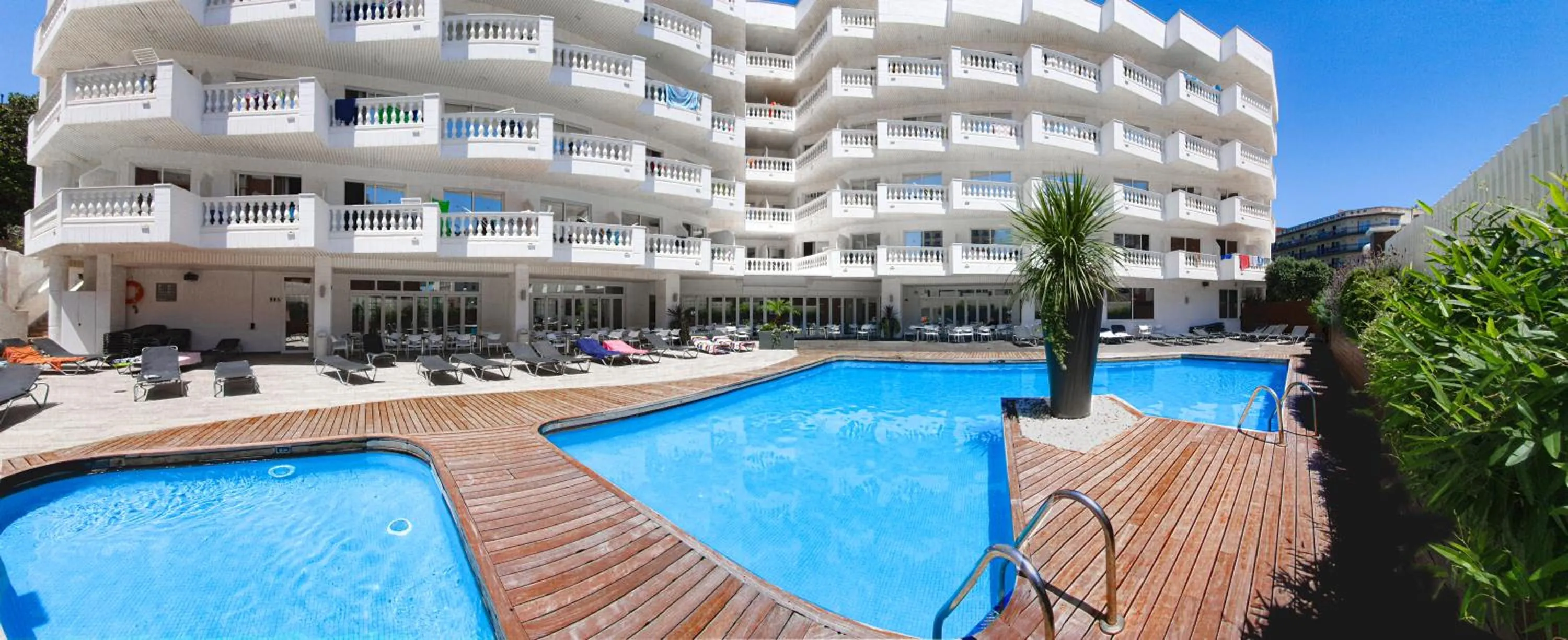 Property building in Hotel Bernat II 4*Sup