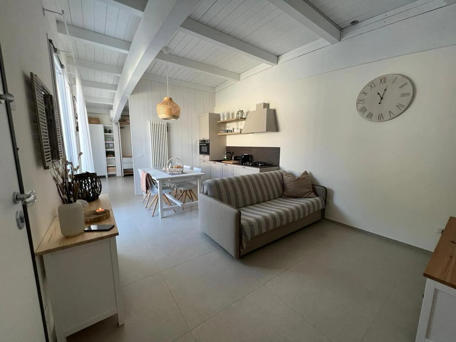 Kitchen or kitchenette in Appartamento Tra Cielo e Mare Cesenatico