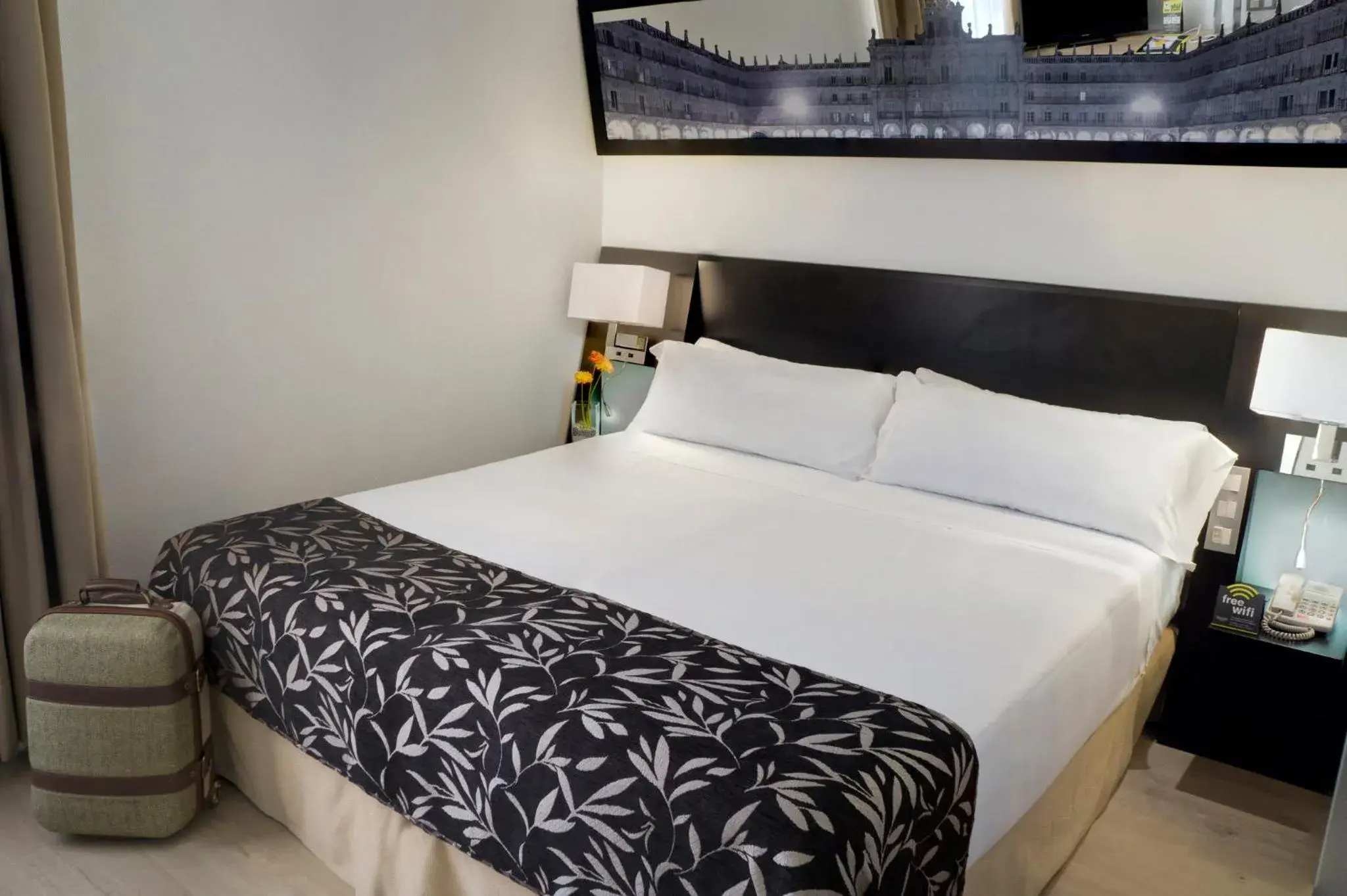 Photo of the whole room, Bed in Sercotel Las Torres Photo of the whole room, Bed in Sercotel Las Torres