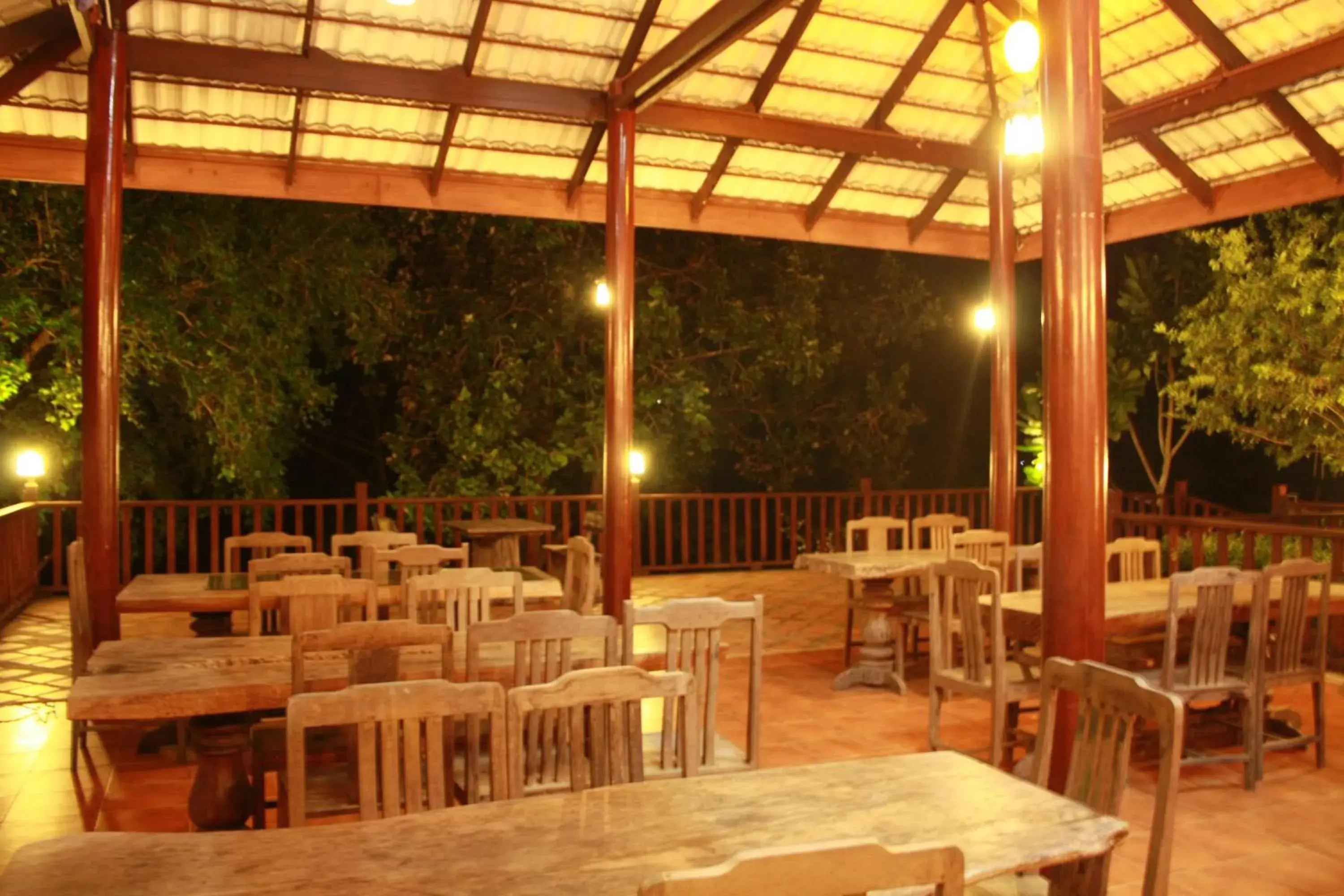Restaurant/places to eat in Waterside Resort Restaurant/places to eat in Waterside Resort