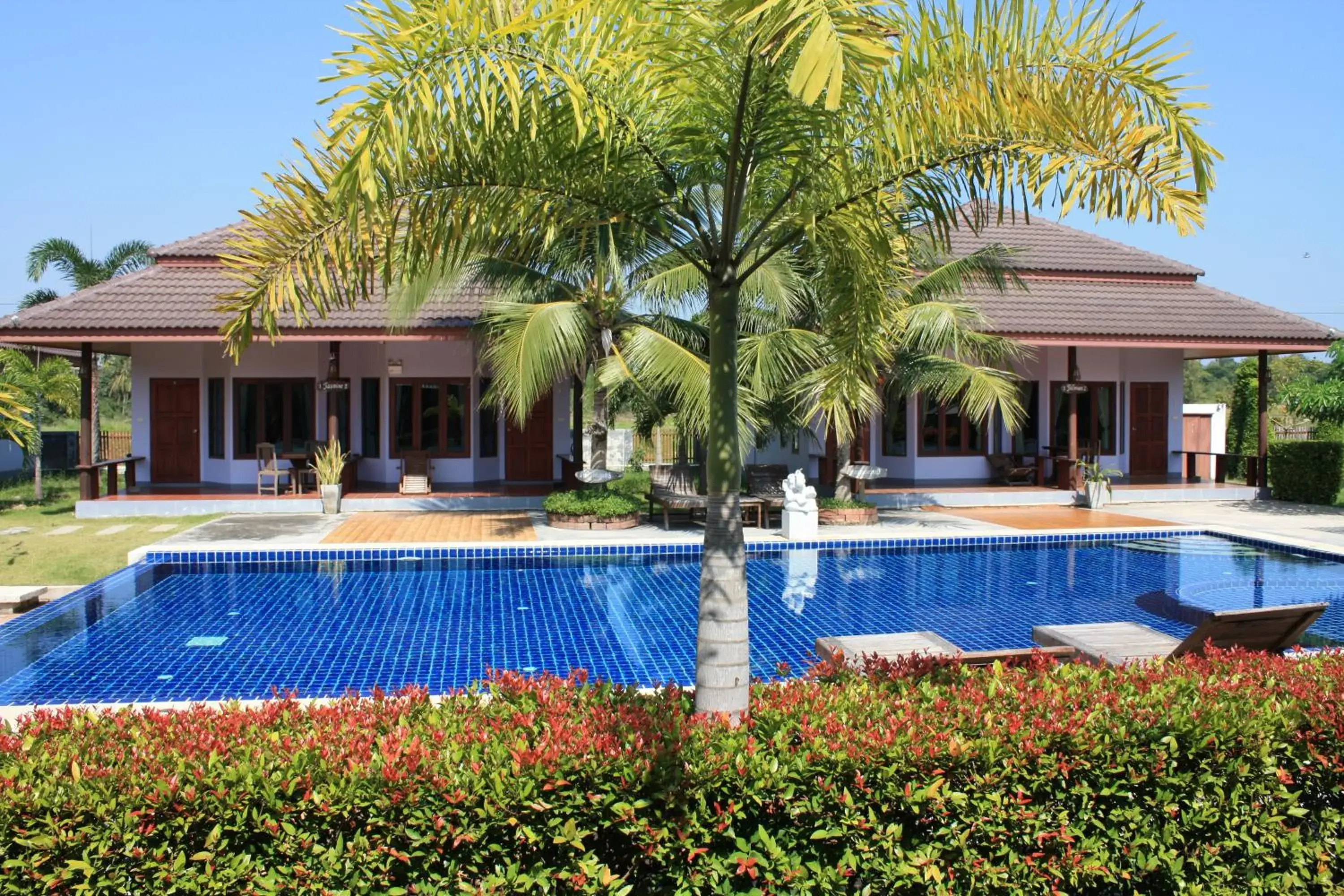 Pool view in Waterside Resort Pool view in Waterside Resort