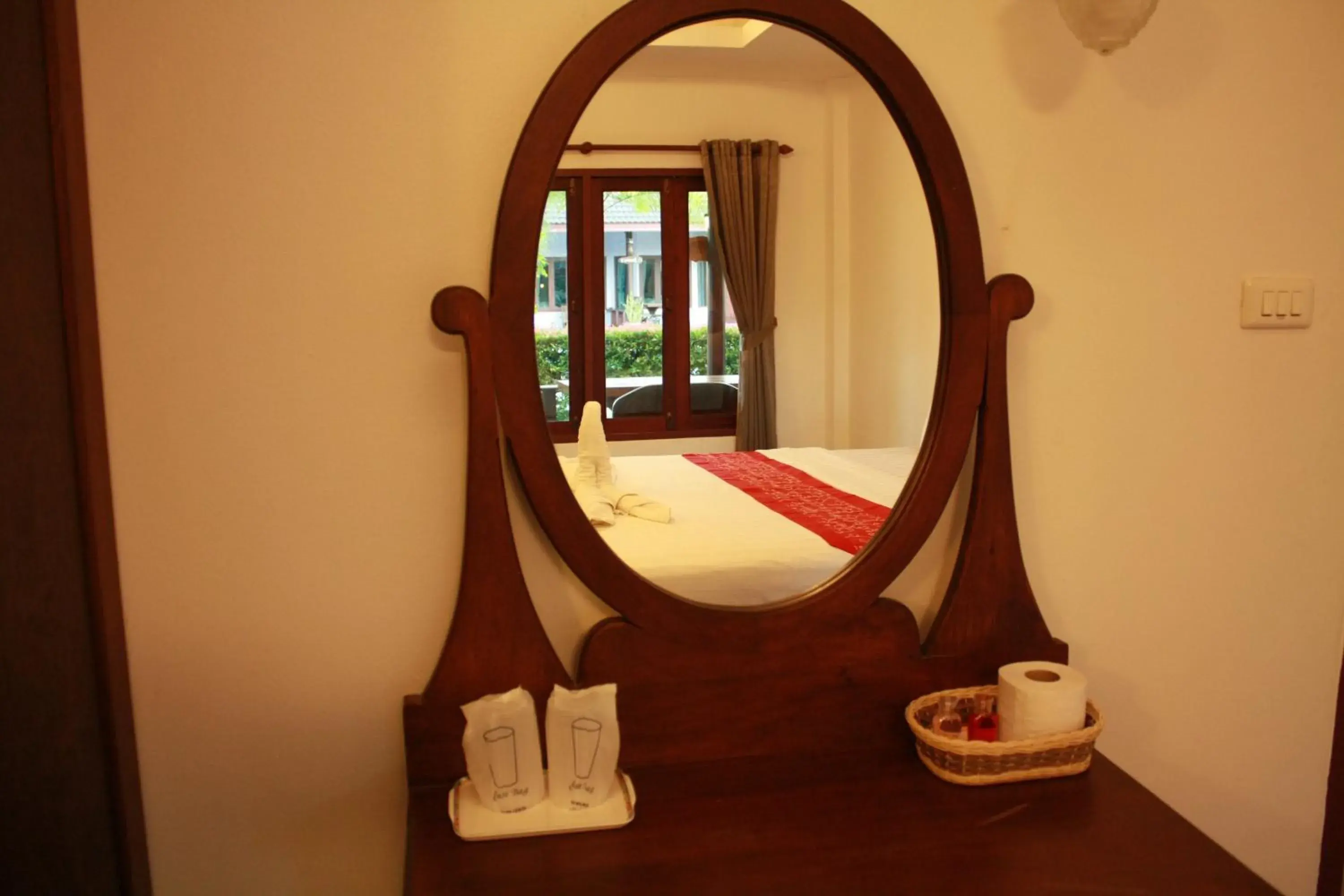 Bedroom, Bed in Waterside Resort Bedroom, Bed in Waterside Resort