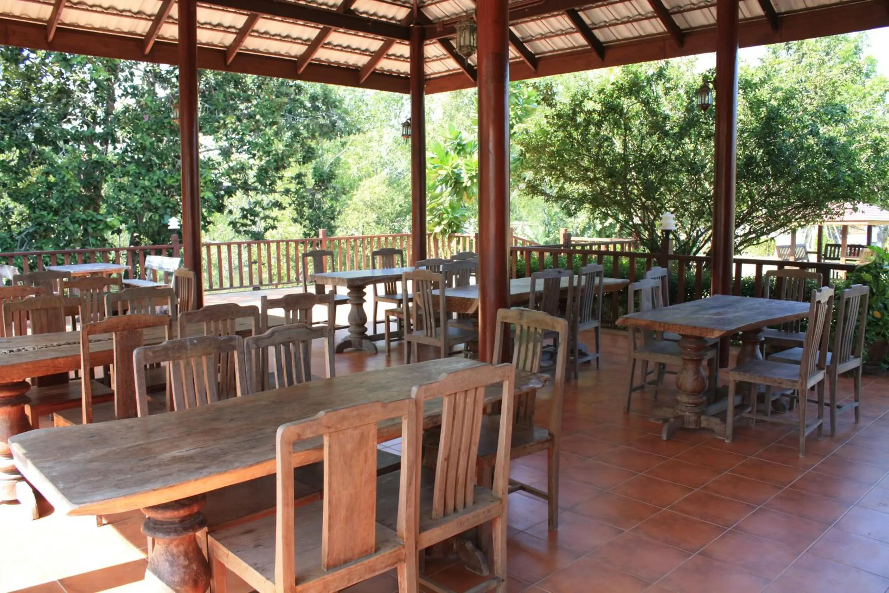 Restaurant/places to eat in Waterside Resort Restaurant/places to eat in Waterside Resort