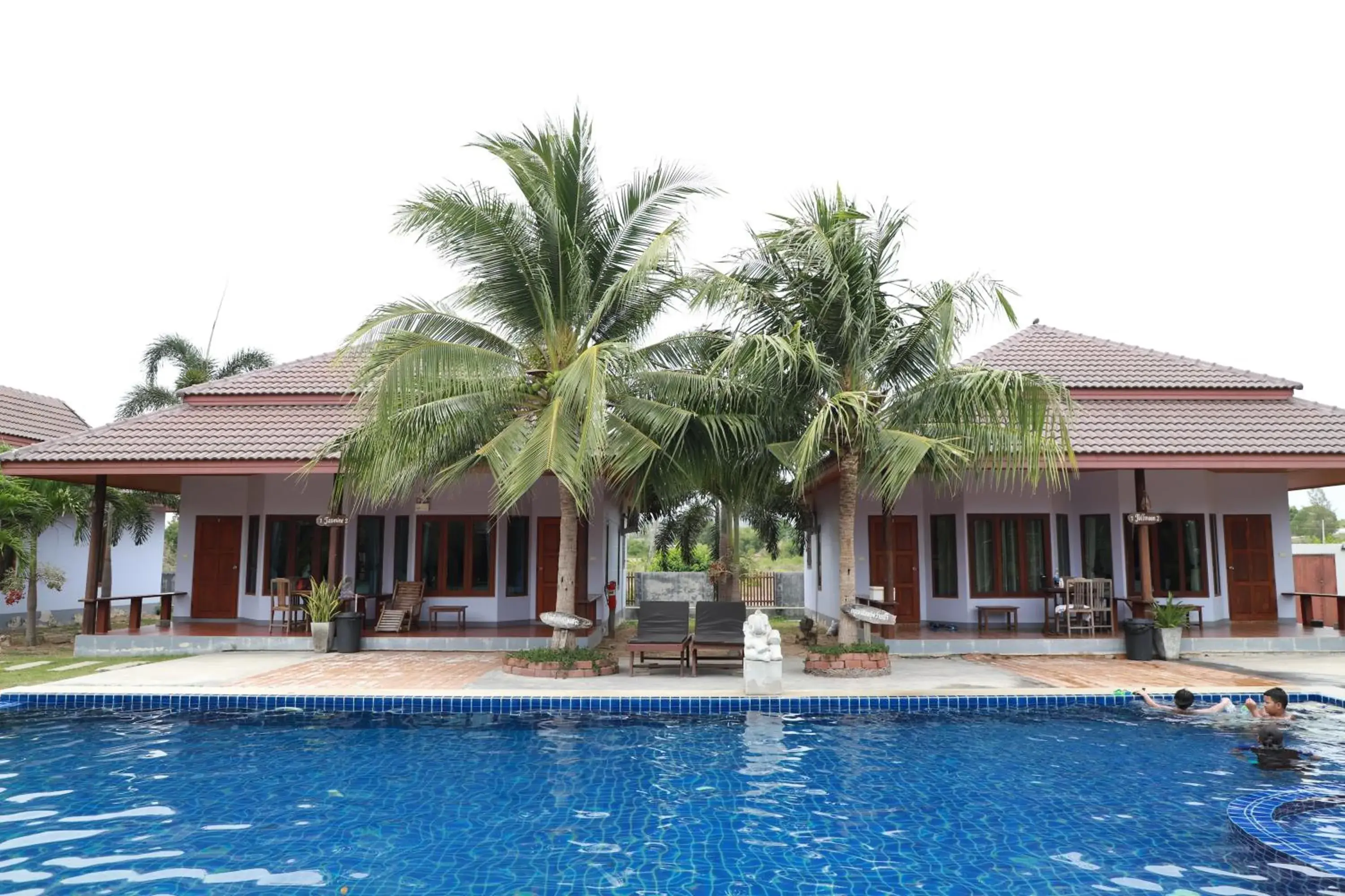 Pool view in Waterside Resort Pool view in Waterside Resort