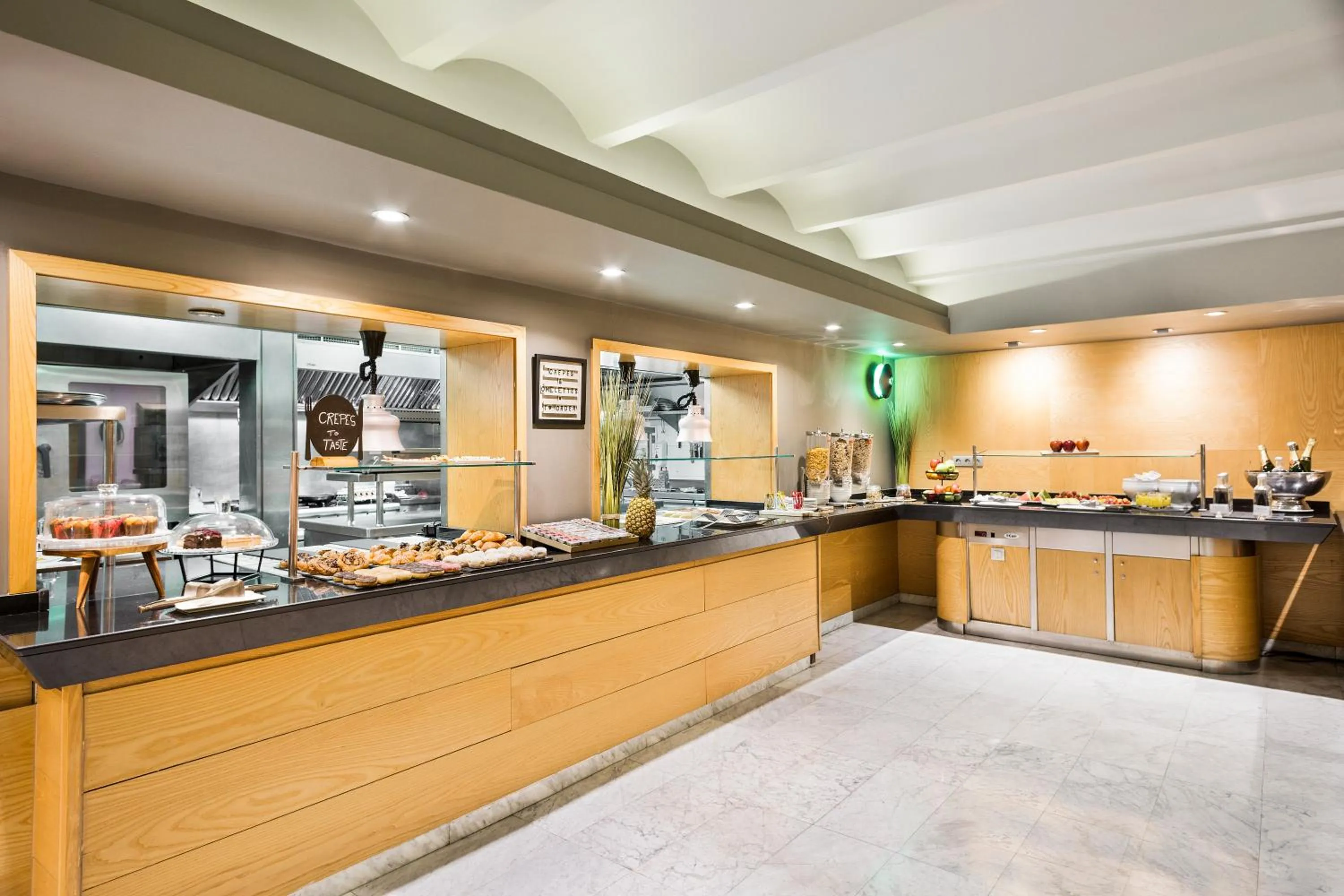 Food and drinks in Acta Atrium Palace