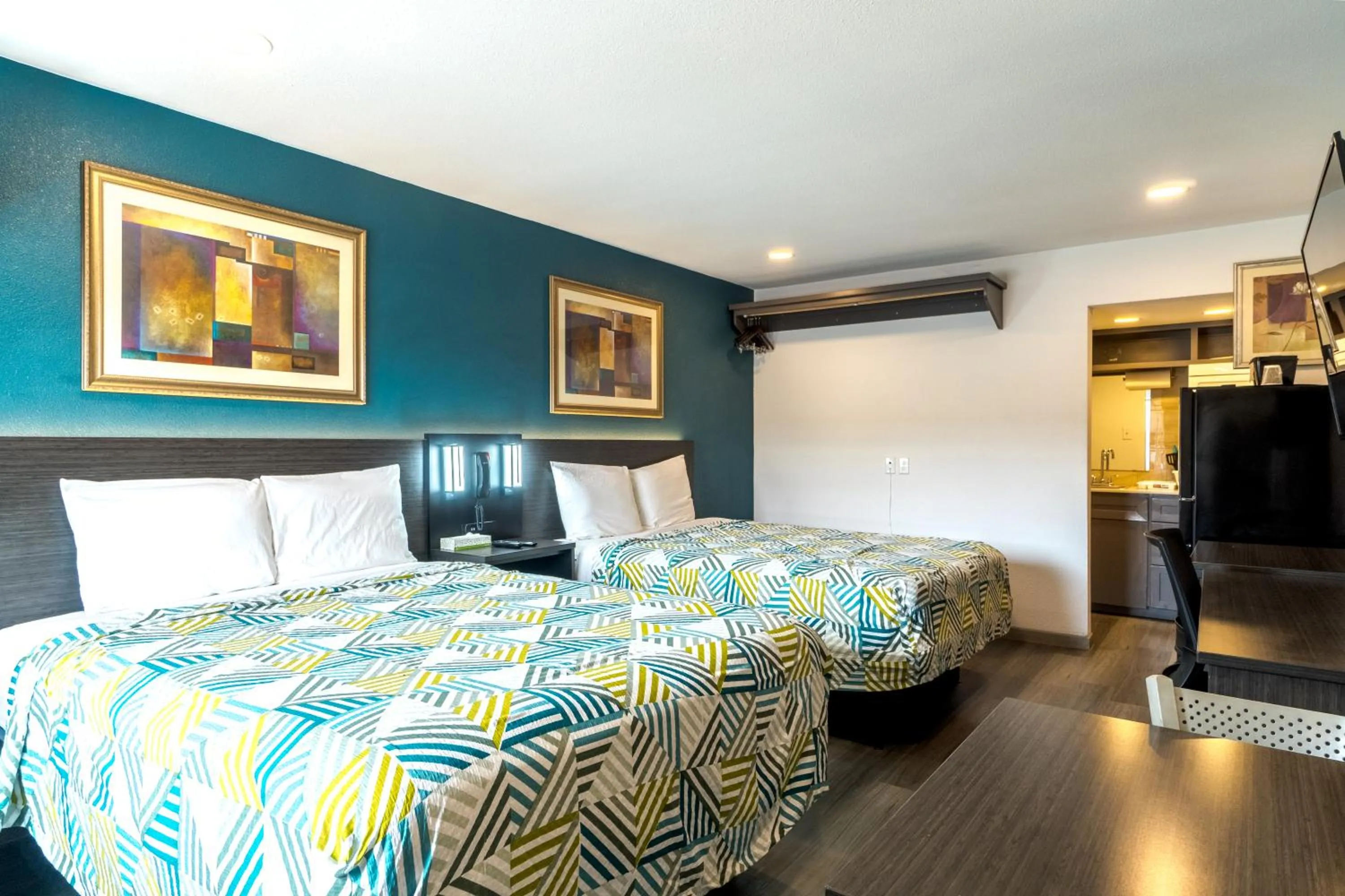 Bathroom, Bed in Town Place Studio