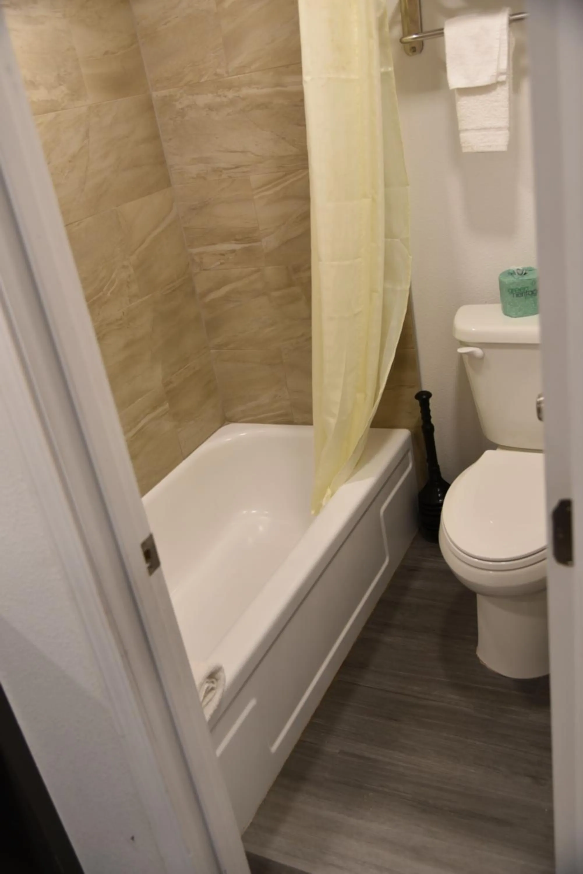 Shower in Town Place Studio