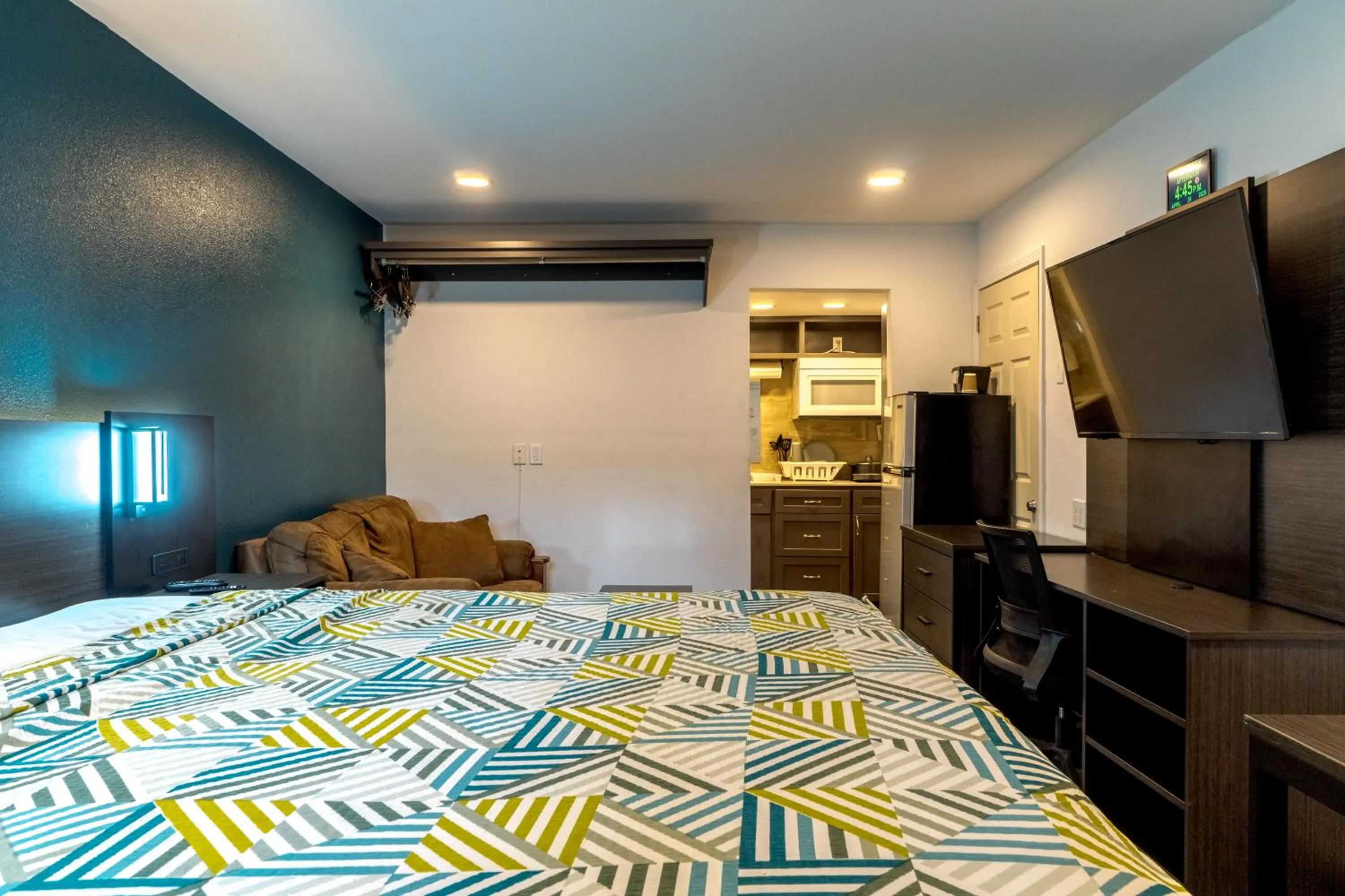 TV and multimedia, Bed in Town Place Studio