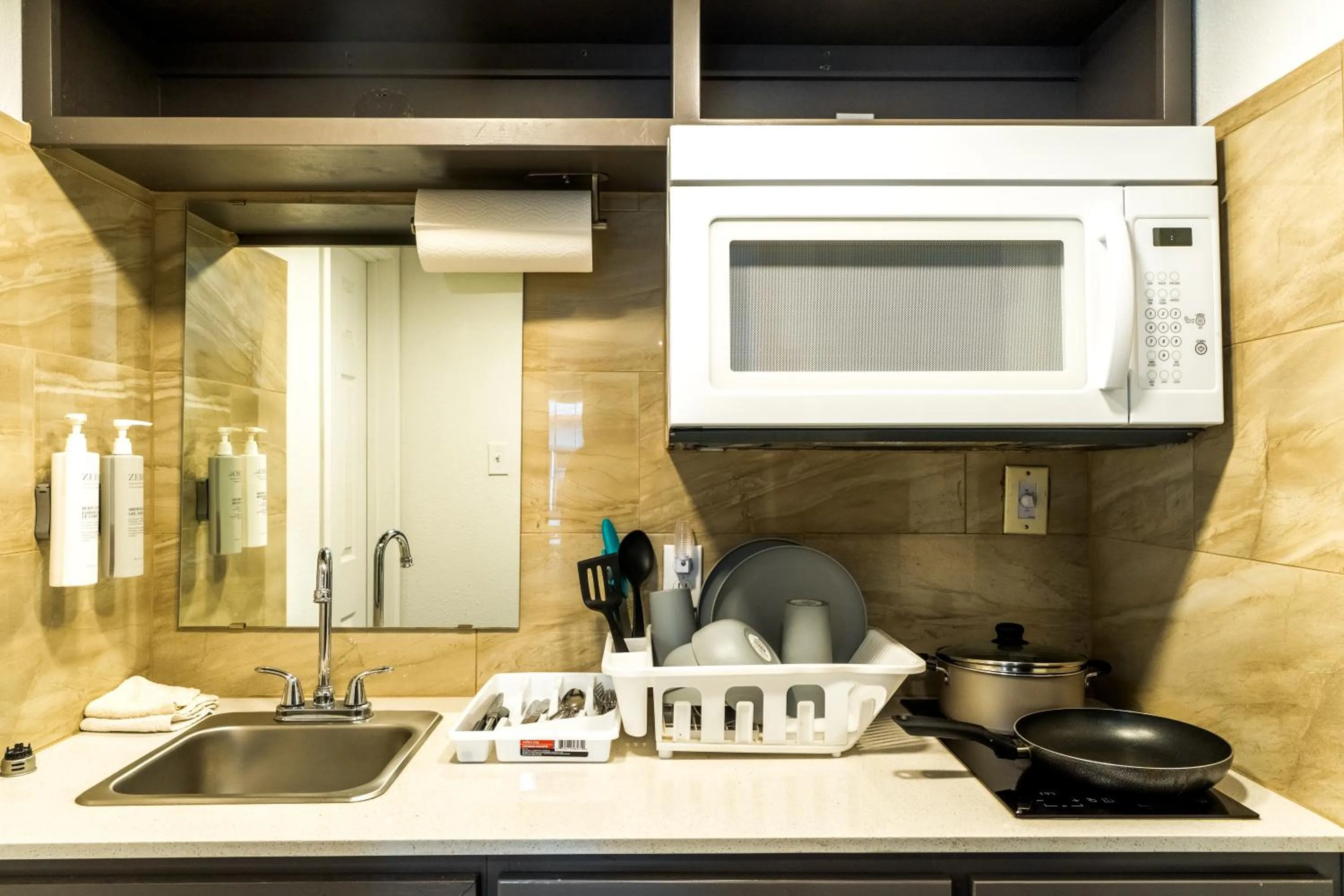 Coffee/tea facilities in Town Place Studio