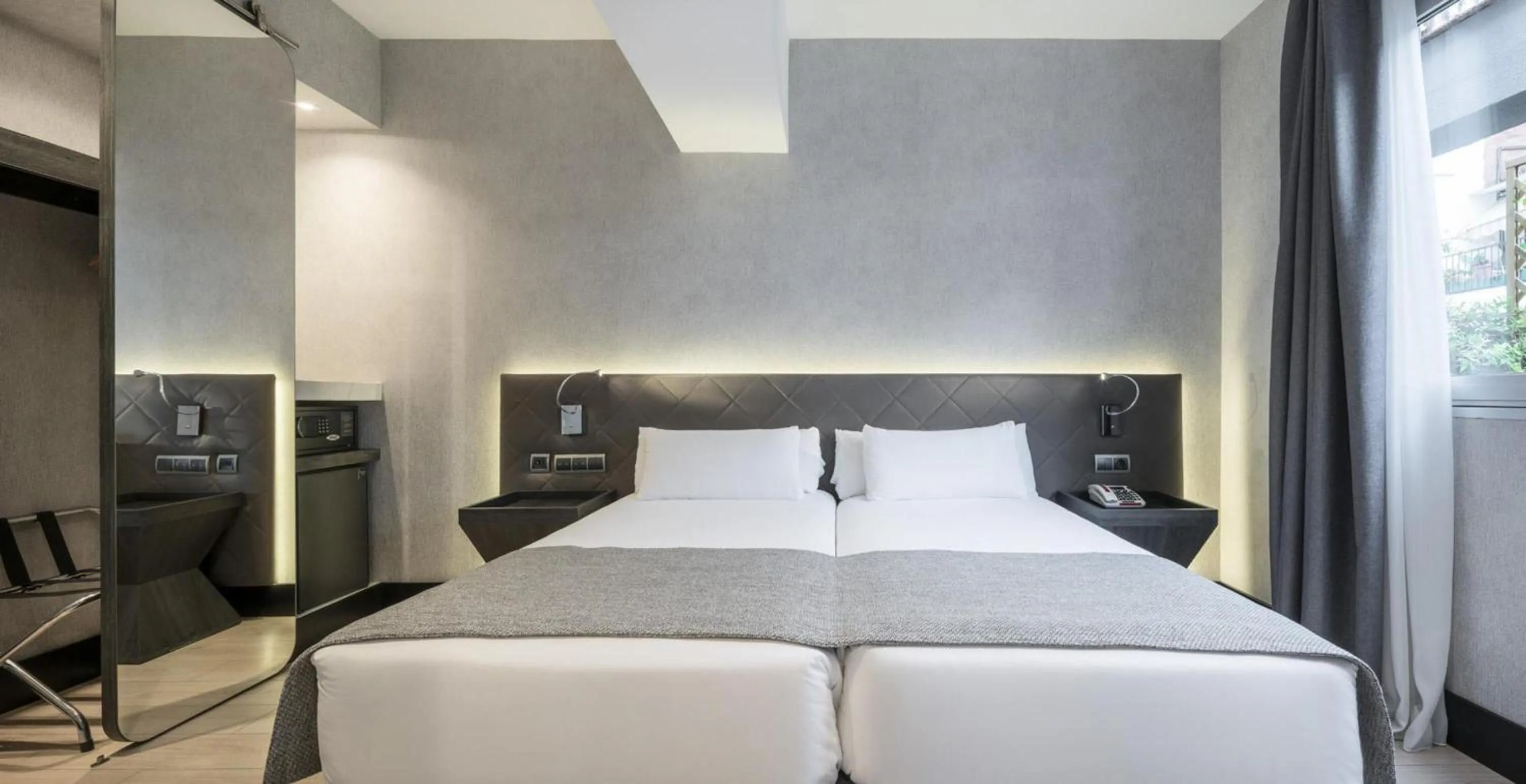 Property building, Bed in Ilunion Bel-Art