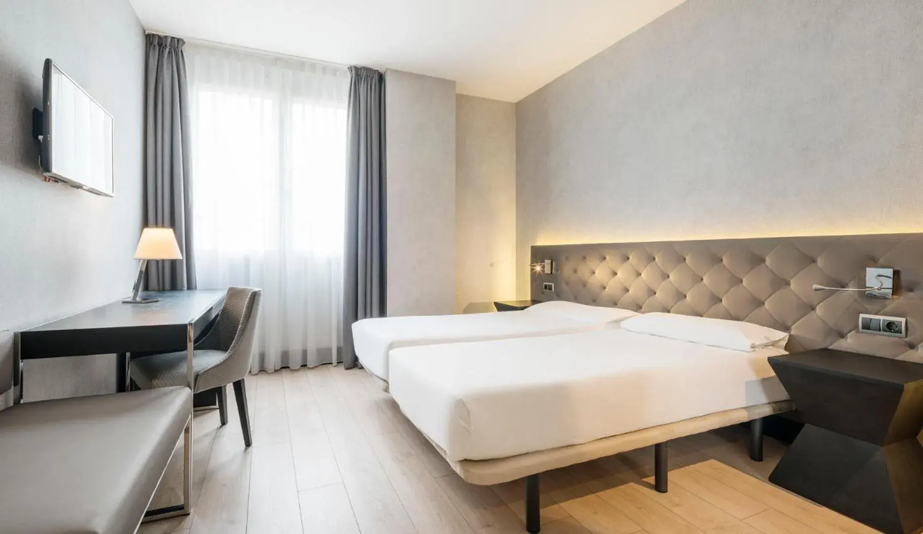 Property building, Bed in Ilunion Bel-Art Property building, Bed in Ilunion Bel-Art