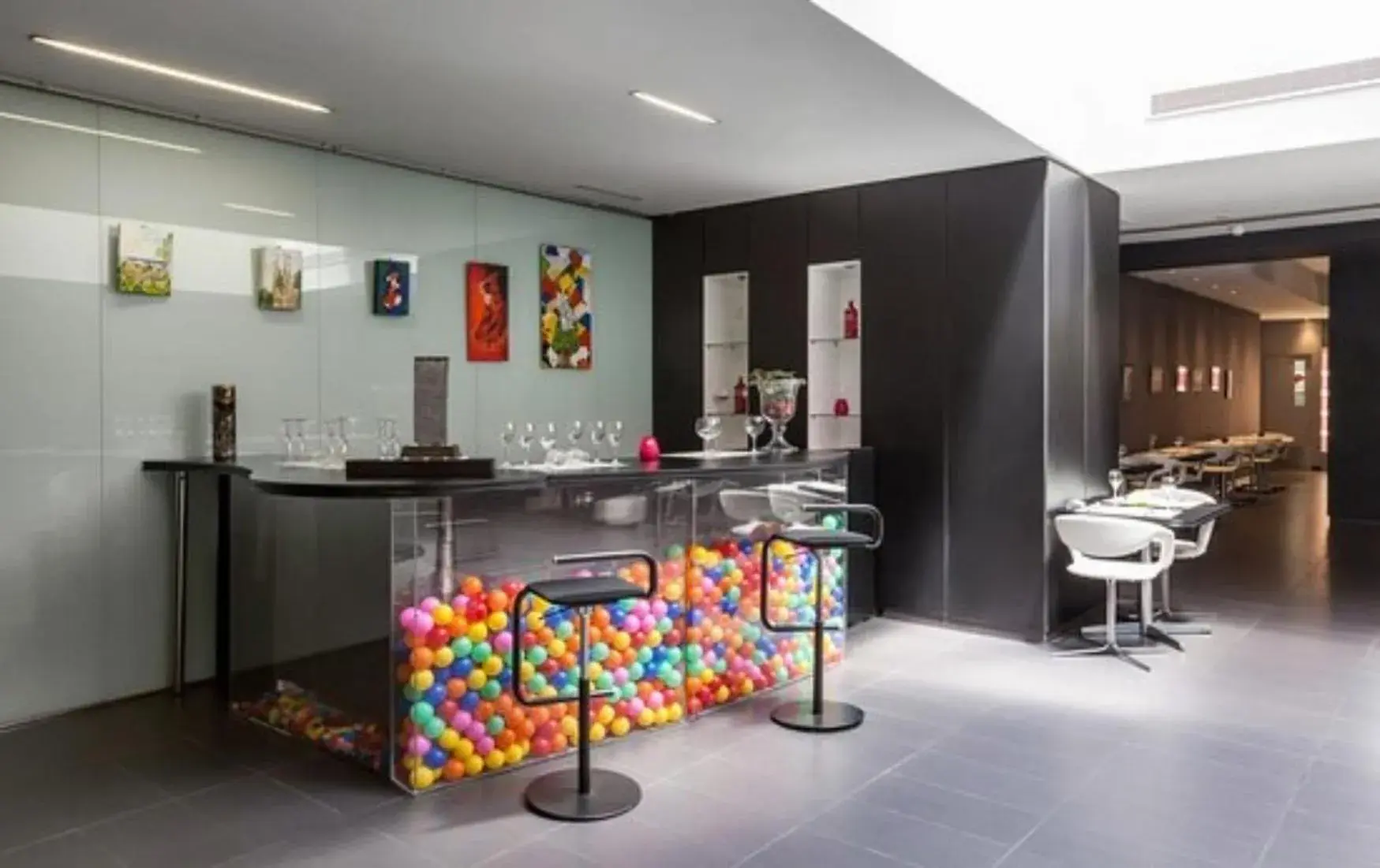 Restaurant/places to eat in Ilunion Bel-Art Restaurant/places to eat in Ilunion Bel-Art