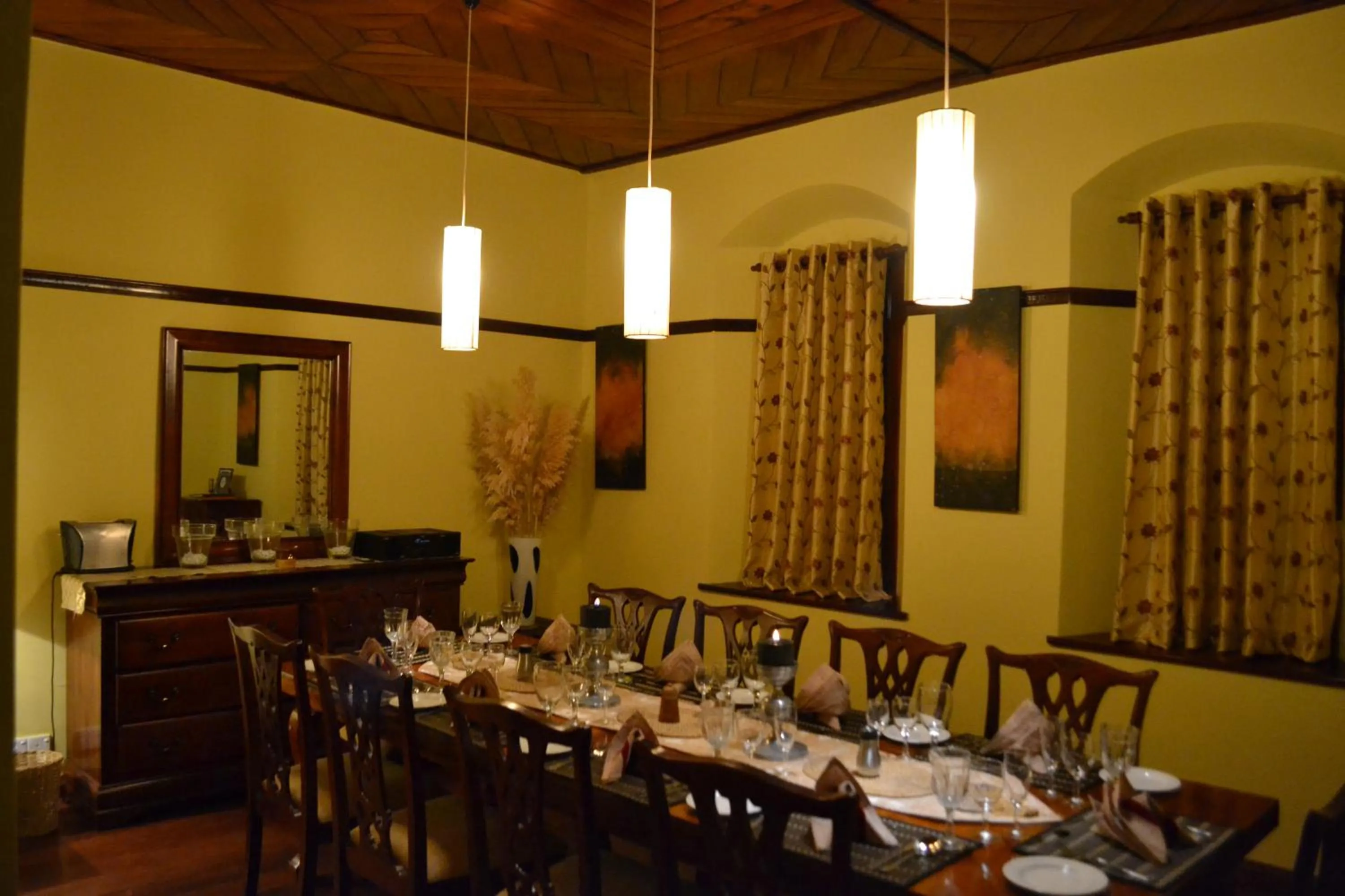 Restaurant/places to eat in Brockenhurst Bungalow