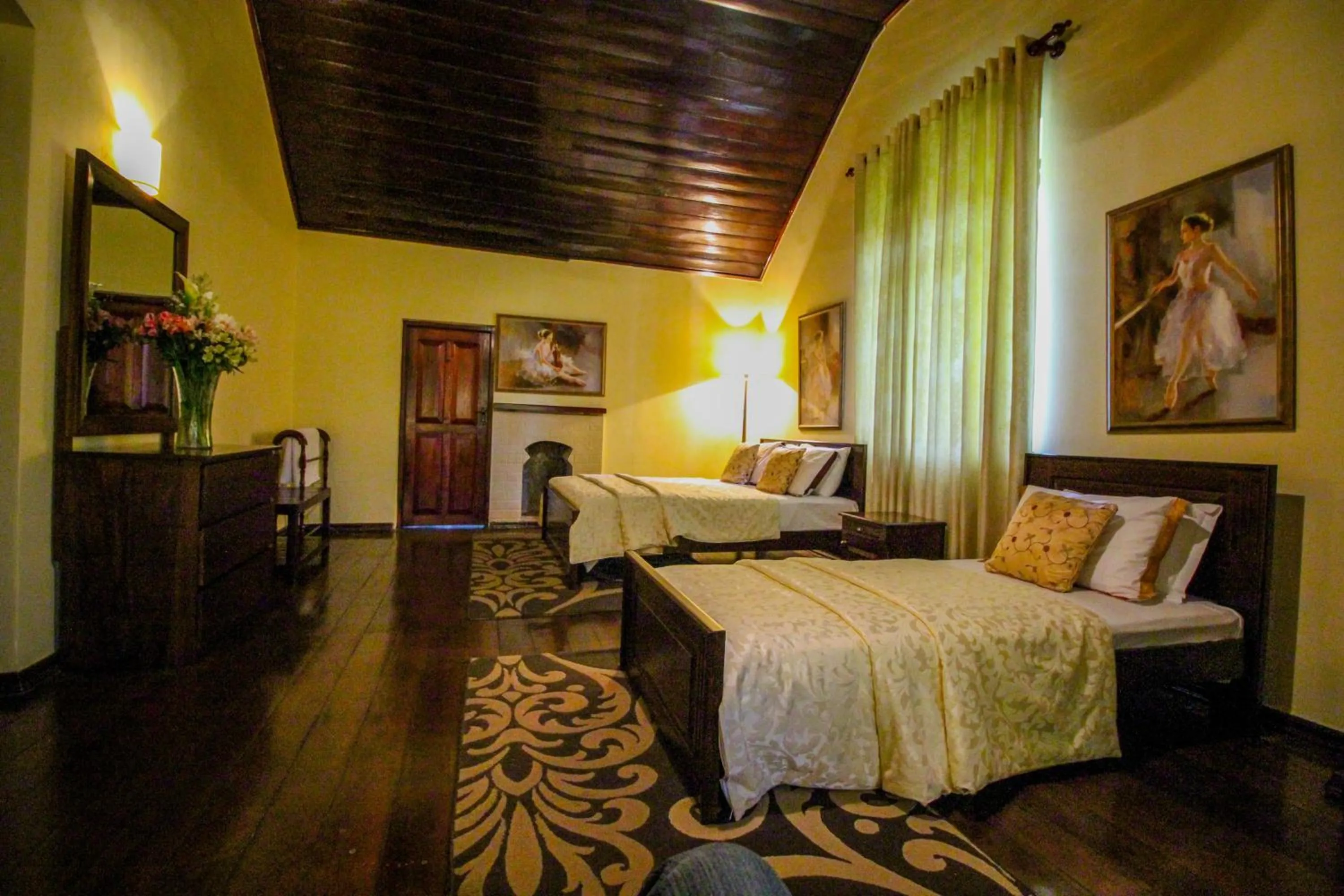 Photo of the whole room, Bed in Brockenhurst Bungalow