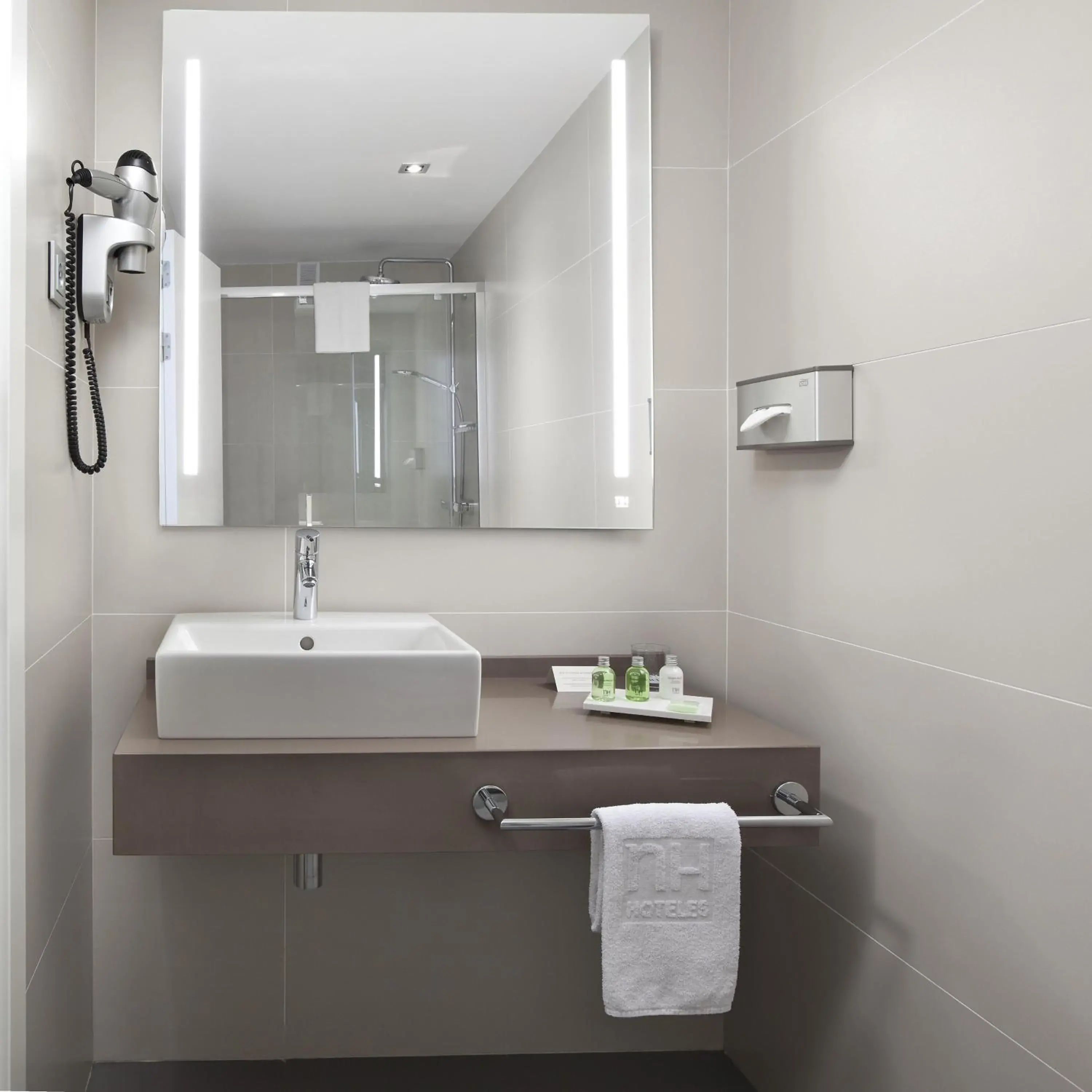 Bedroom in NH Madrid Atocha Bedroom in NH Madrid Atocha