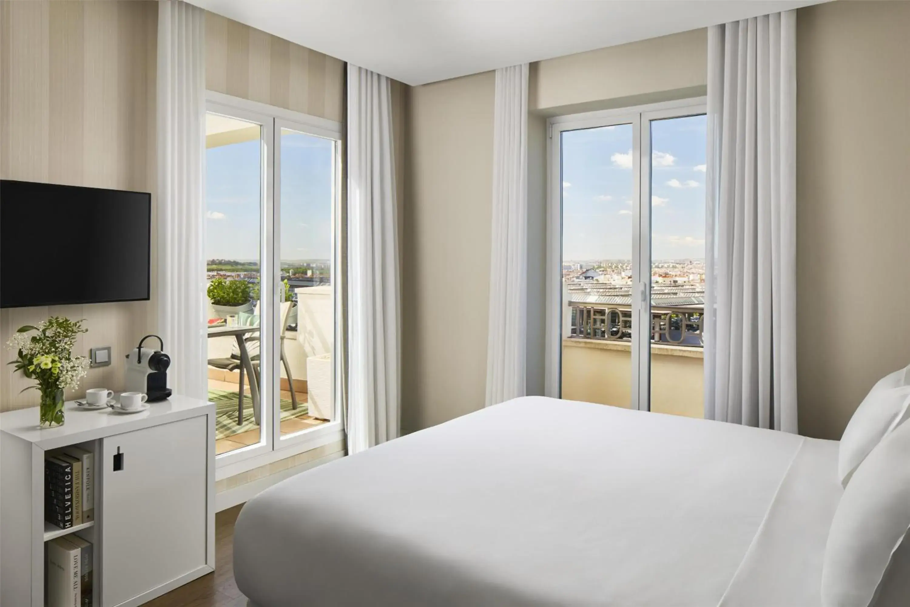 Property building, Bed in NH Madrid Atocha Property building, Bed in NH Madrid Atocha