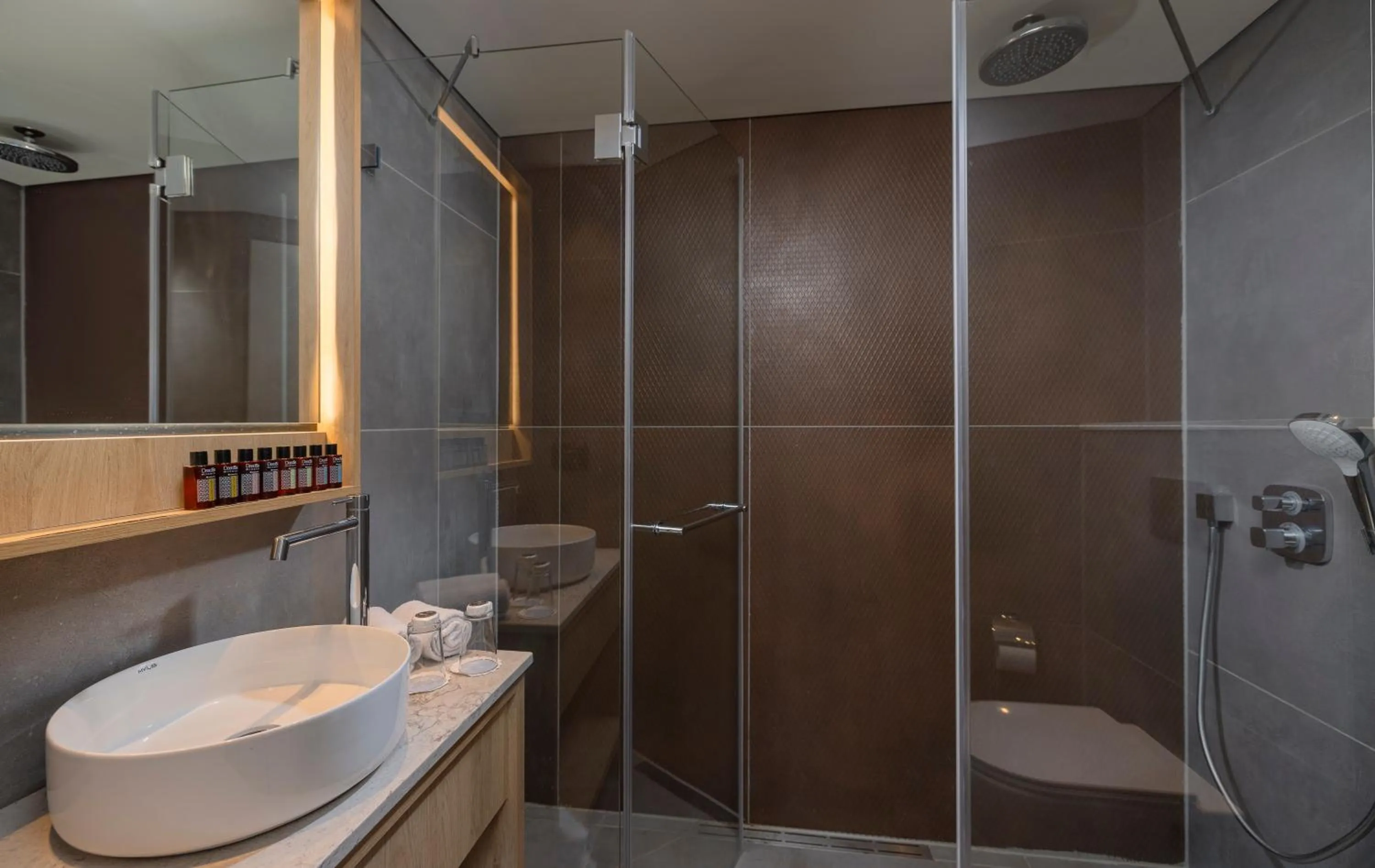 Shower in King Solomon Hotel Tiberias