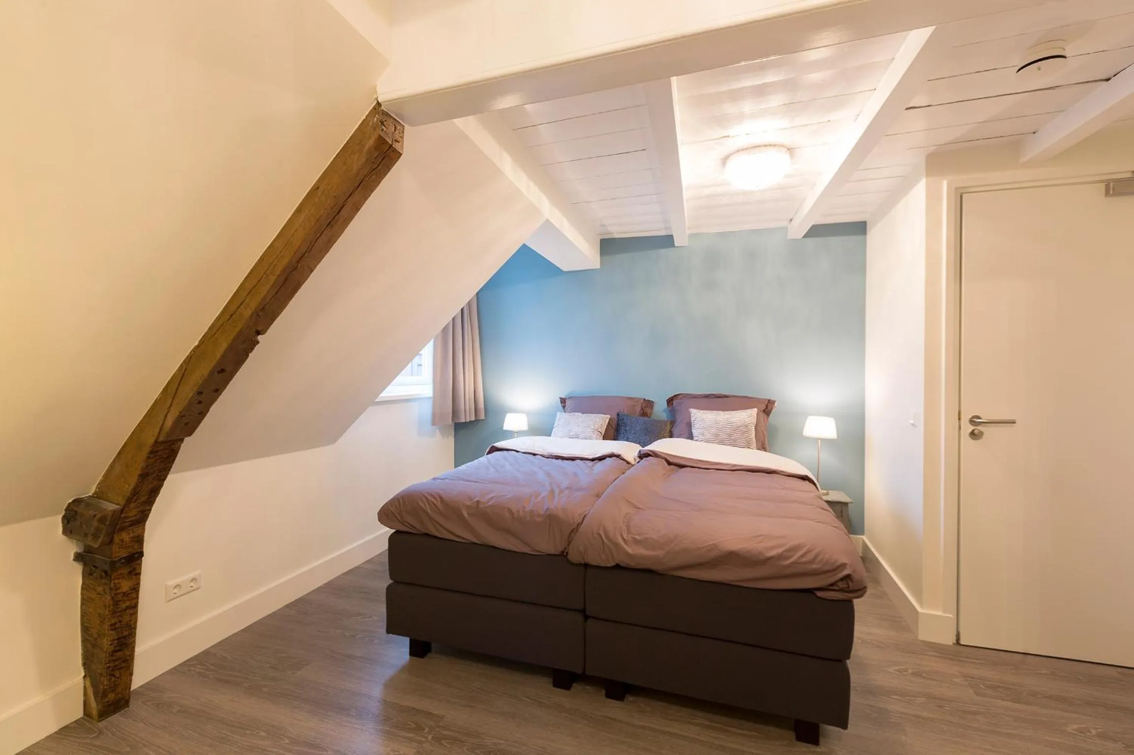 Bed in Bed & Breakfast De Vier Seizoenen