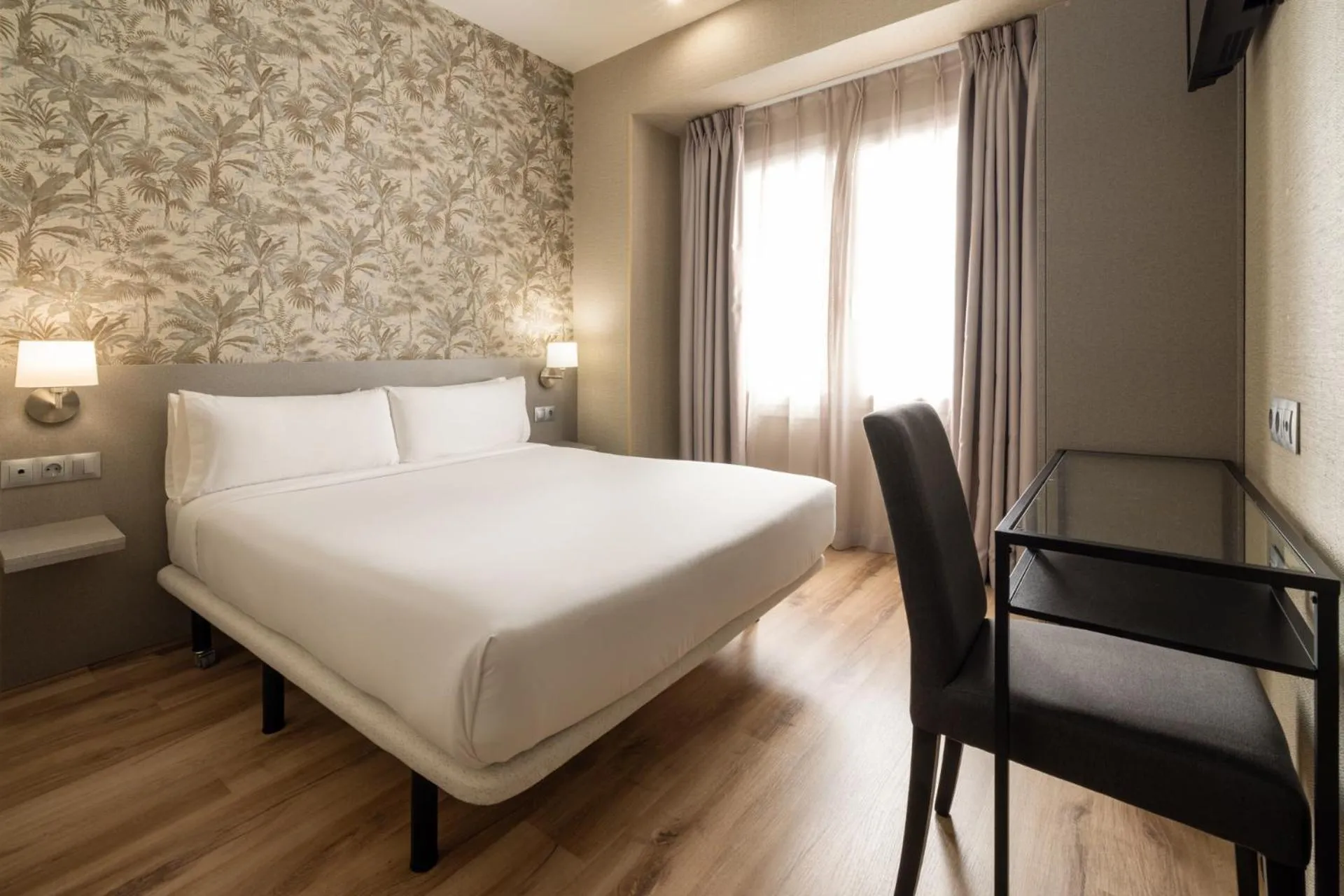 Bed in Hotel Avenida Gran Vía