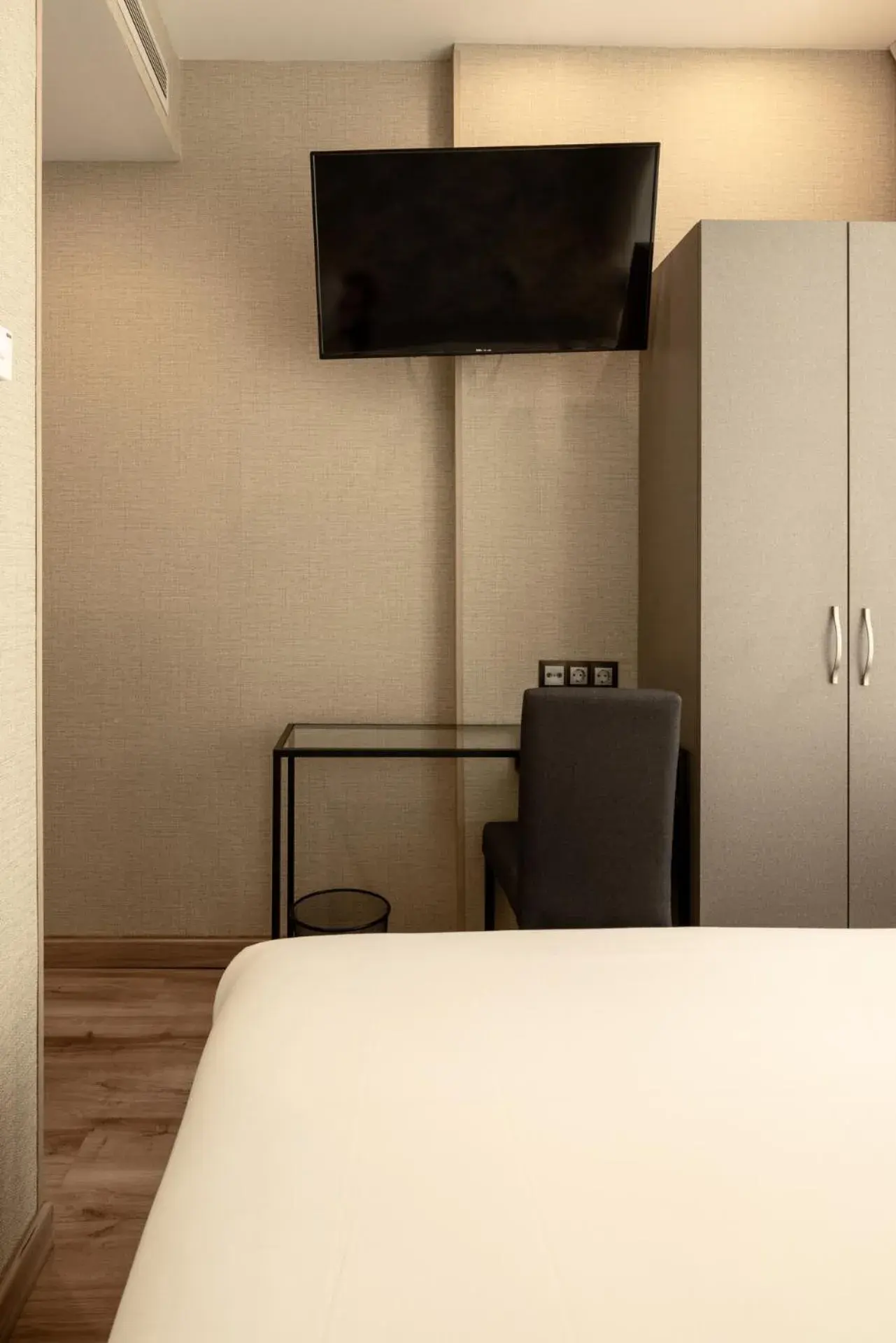 Bed in Hotel Avenida Gran Vía Bed in Hotel Avenida Gran Vía