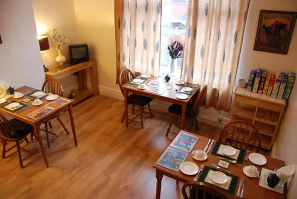 Restaurant/places to eat in Wendover Guest House