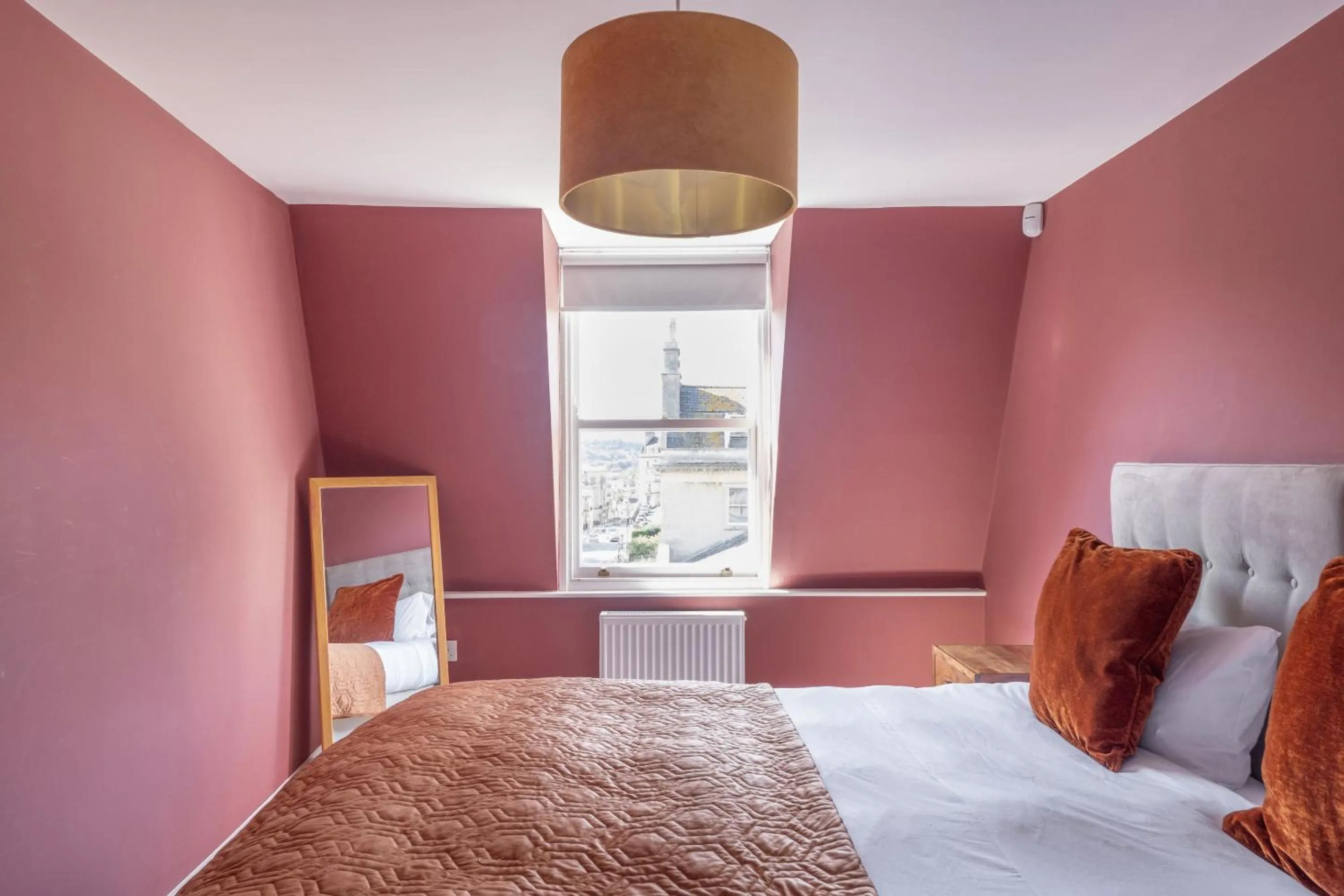 Bedroom, Bed in Dream Stays Bath - Barton House