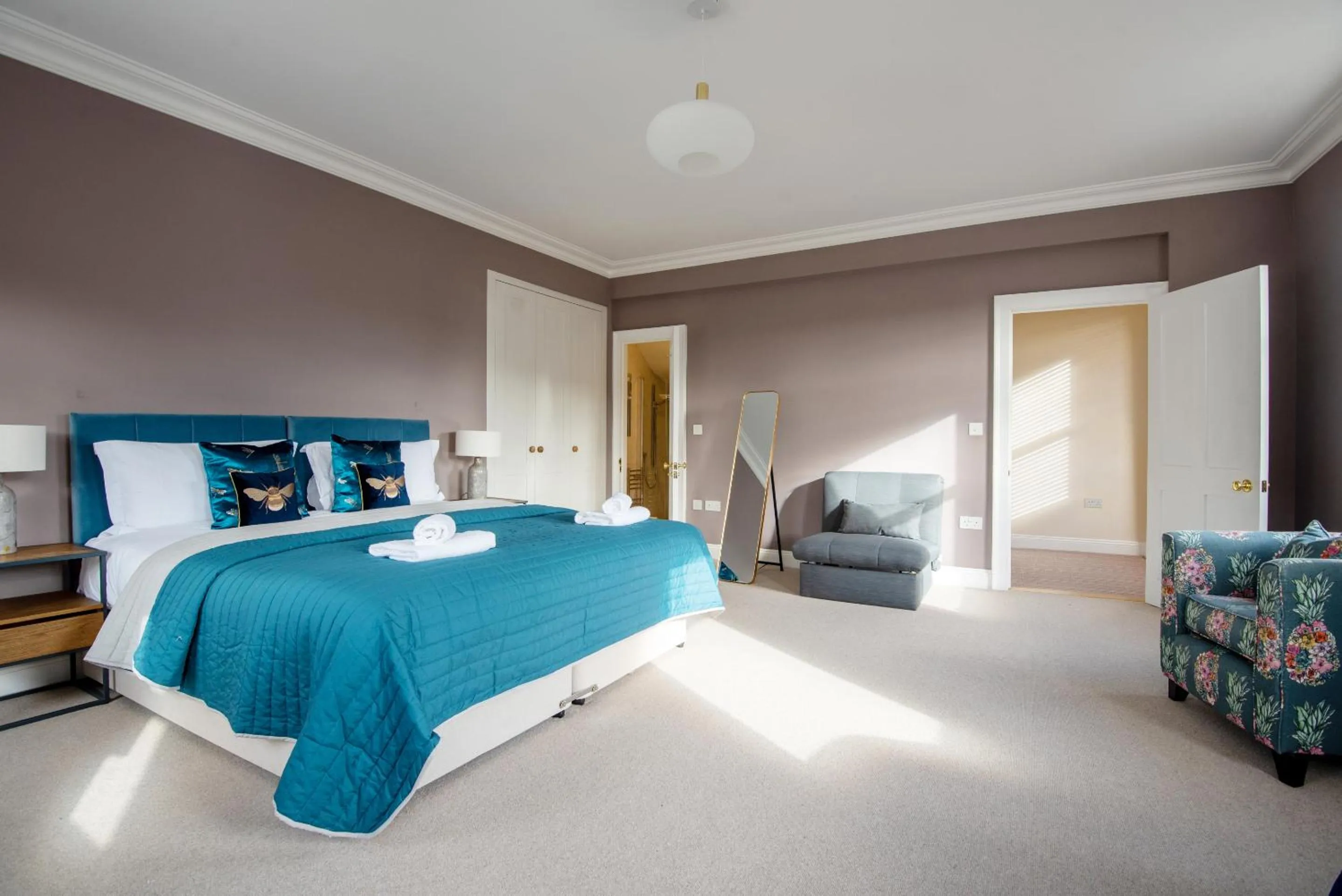 Bedroom, Bed in Dream Stays Bath - Barton House