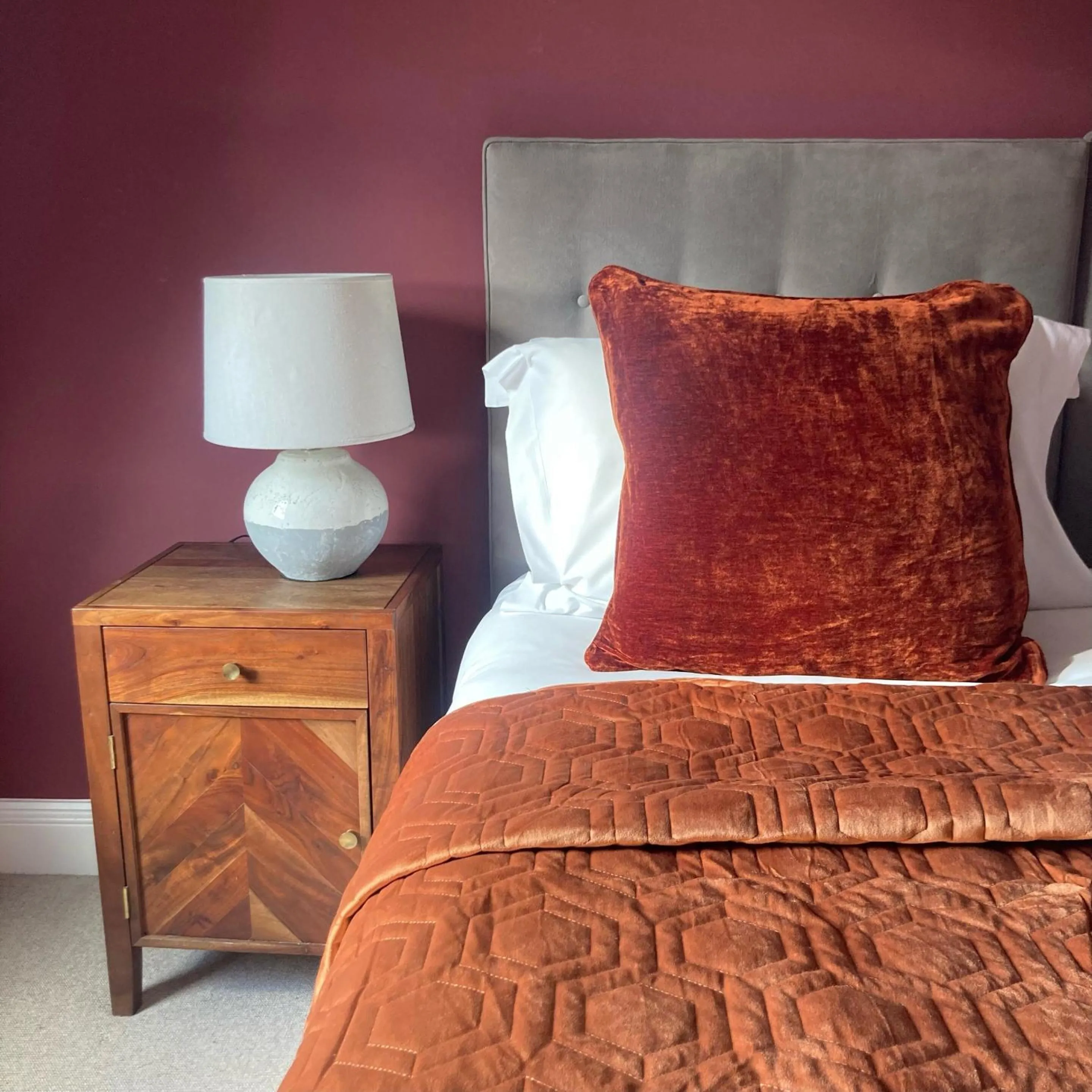 Bedroom, Bed in Dream Stays Bath - Barton House