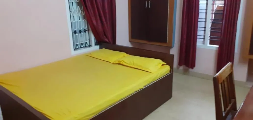 Bed in JEENA MOTEL