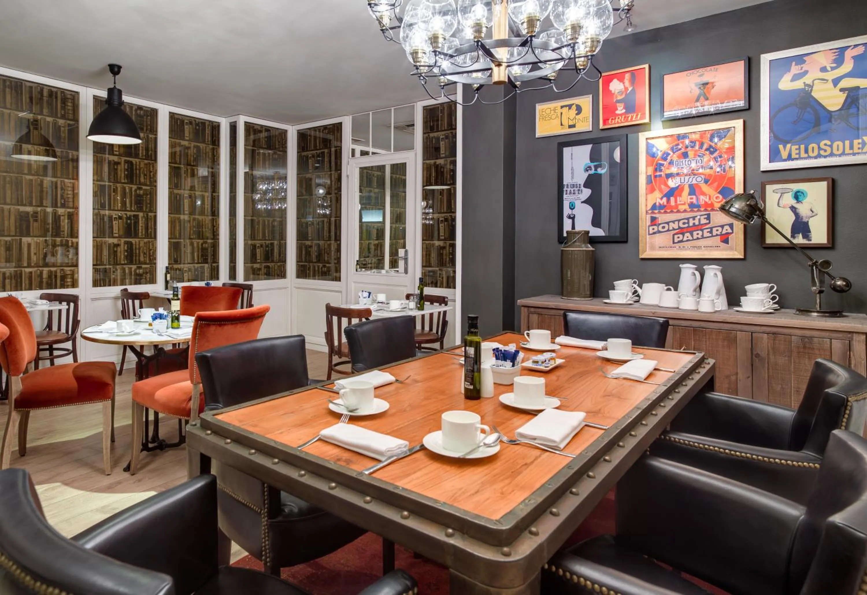 Restaurant/places to eat in Boutique Hotel H10 Montcada