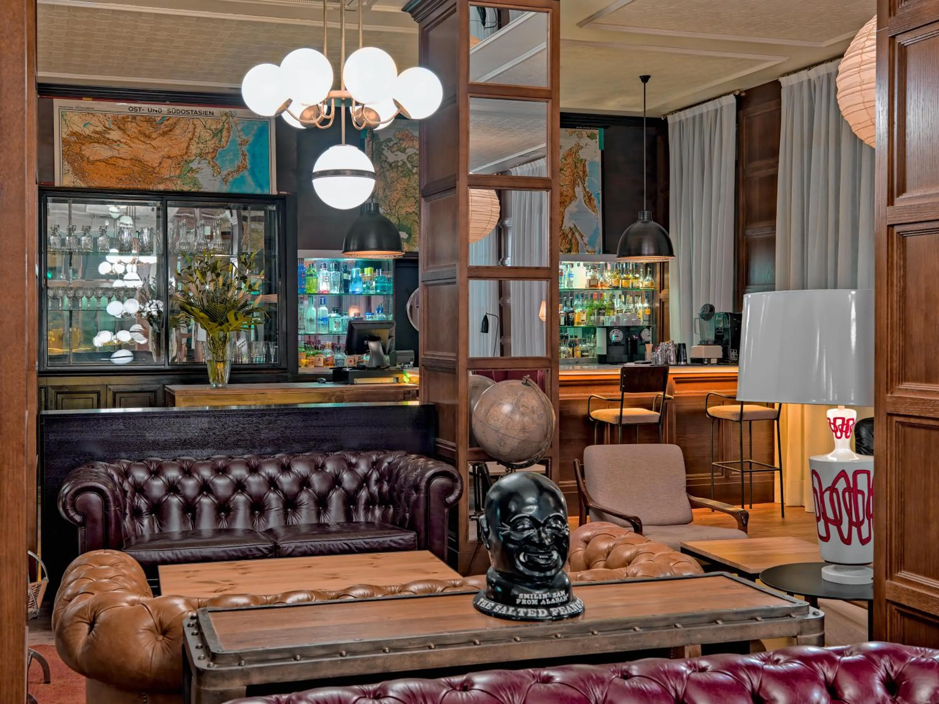 Lounge or bar in Boutique Hotel H10 Montcada