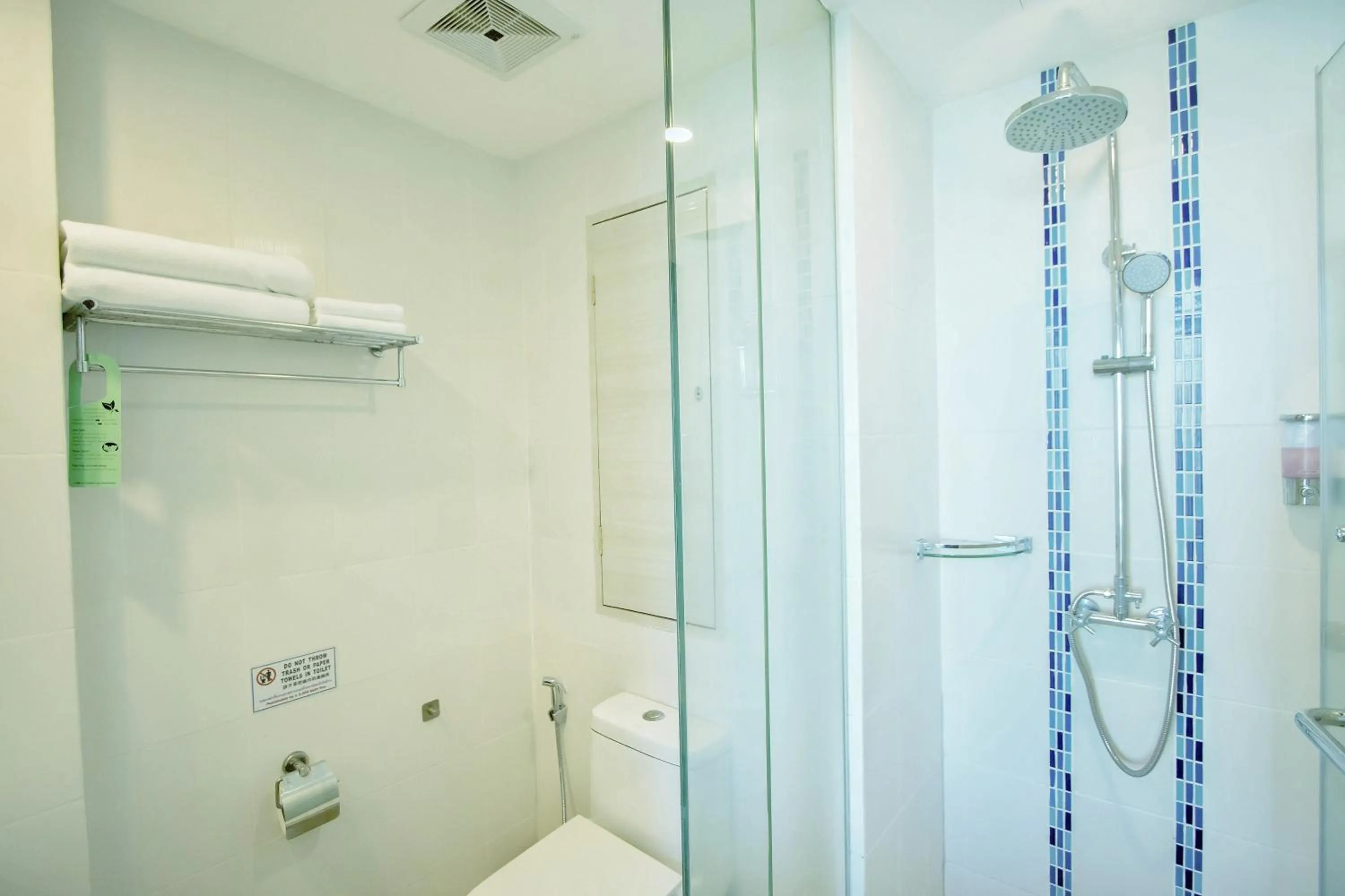 Shower in Sira Grande Hotel & Spa, Patong