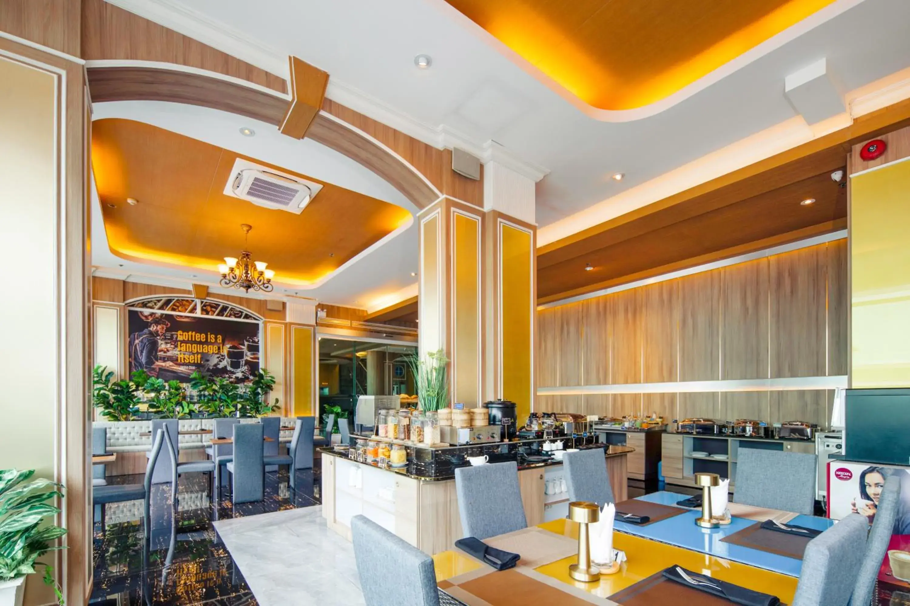 Restaurant/places to eat in Sira Grande Hotel & Spa, Patong Restaurant/places to eat in Sira Grande Hotel & Spa, Patong