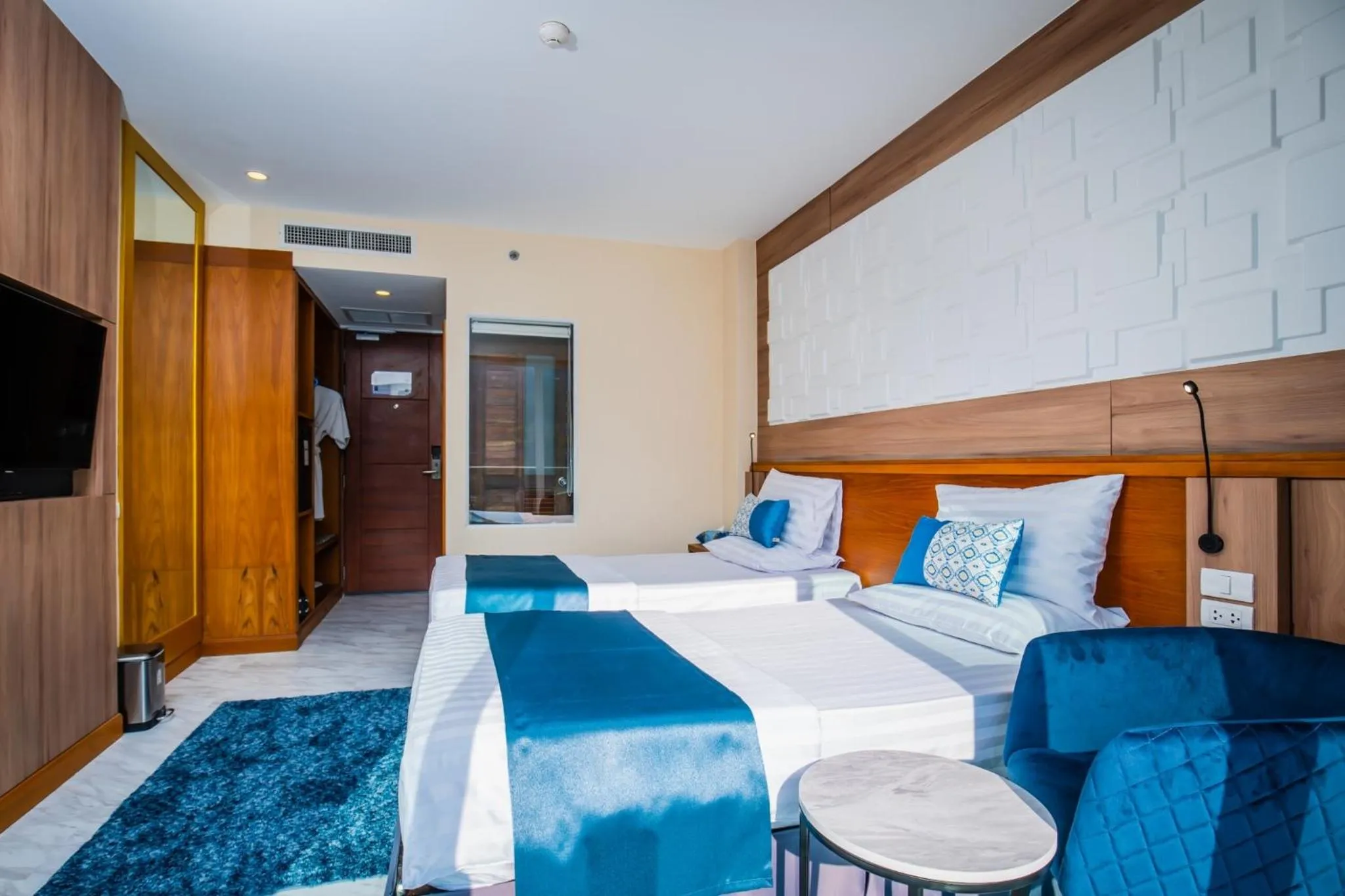 Bedroom, Bed in Sira Grande Hotel & Spa, Patong