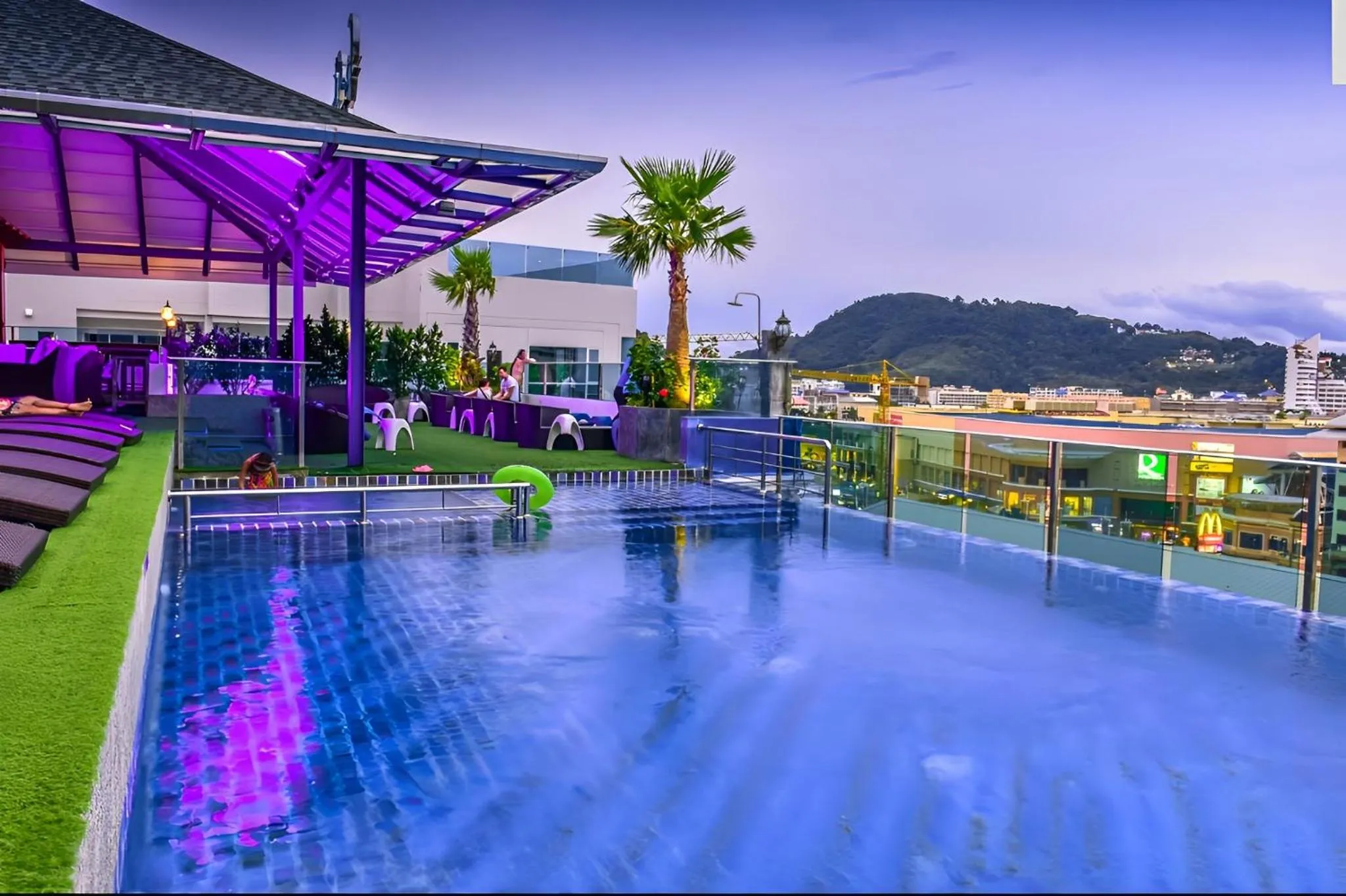 Swimming pool in Sira Grande Hotel & Spa, Patong