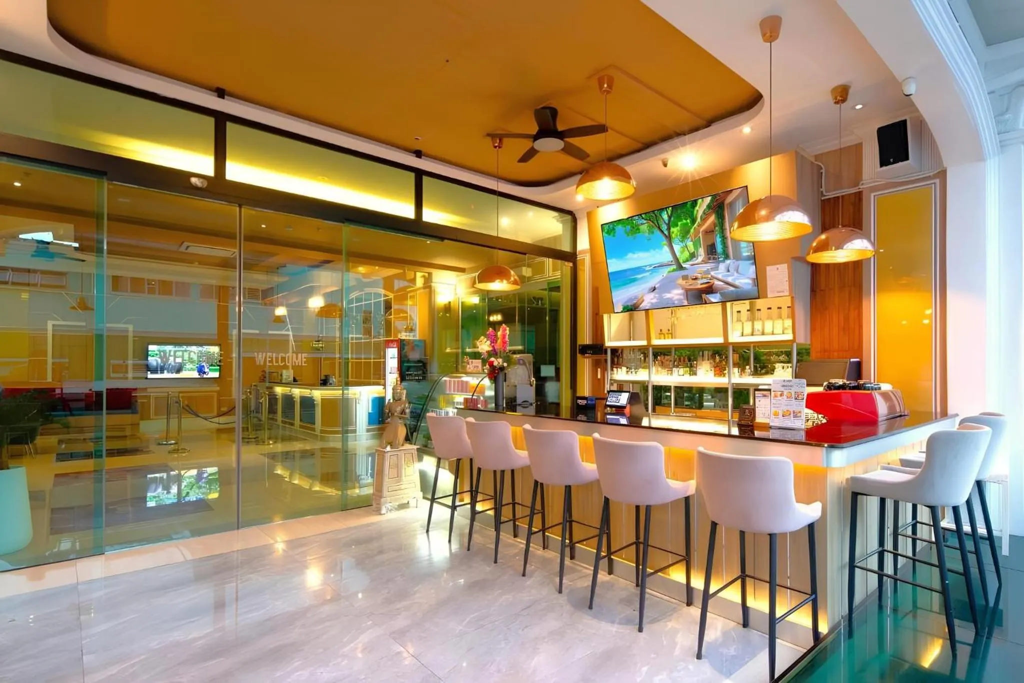 Restaurant/places to eat in Sira Grande Hotel, Patong