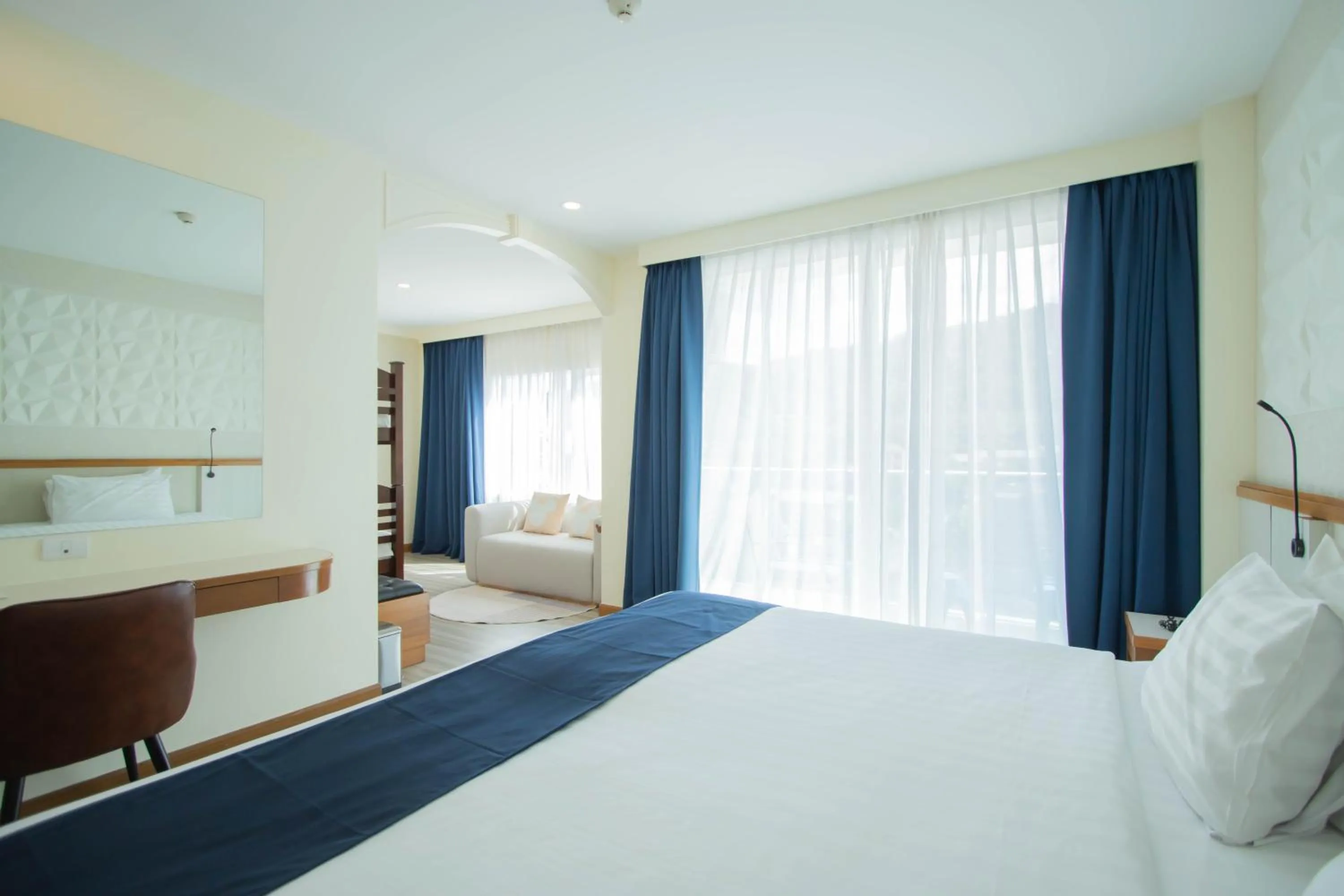 Bed in Sira Grande Hotel & Spa, Patong