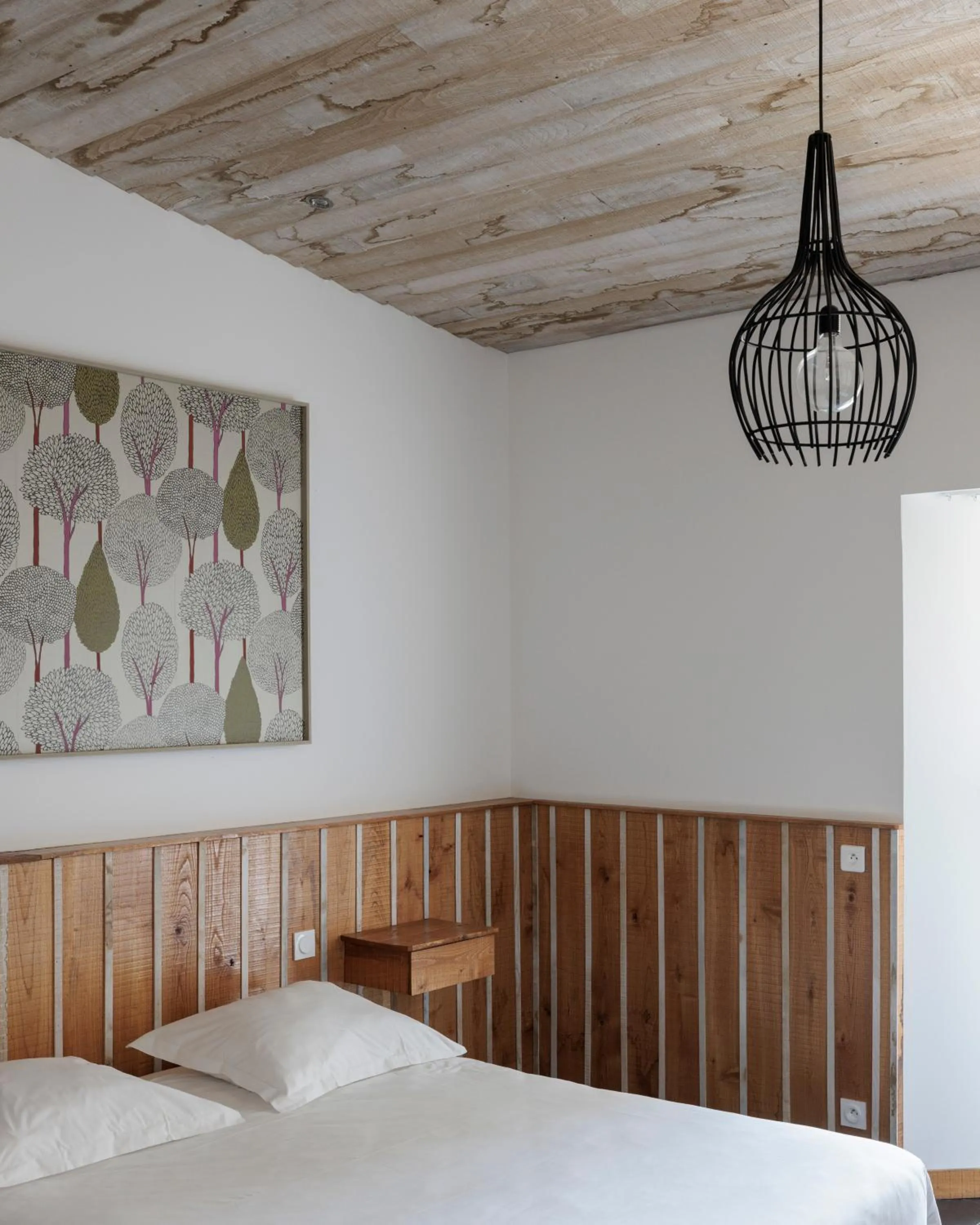 Bed in Cit'Hôtel le Relais Boisniard