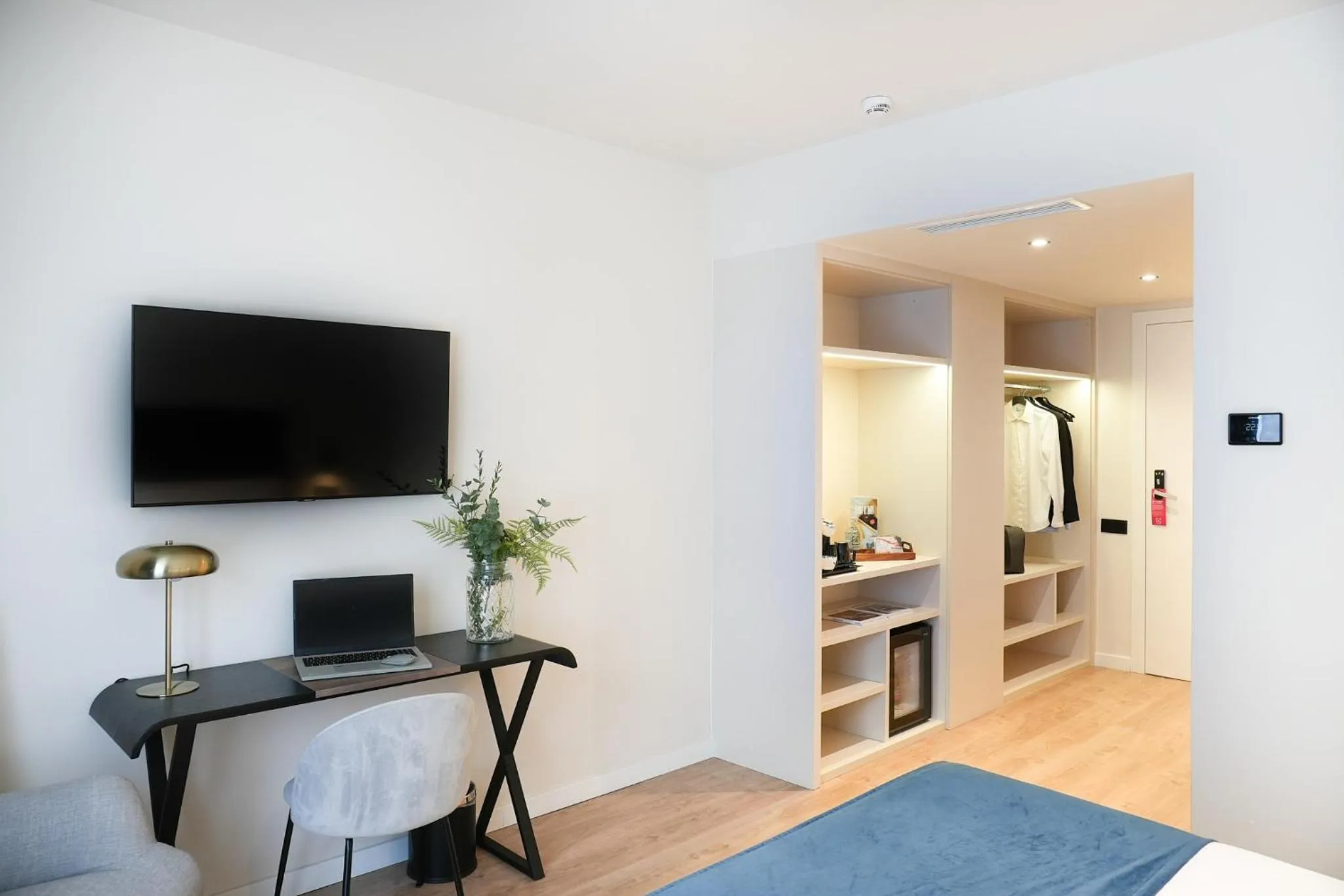 Photo of the whole room, Bed in Arenas Atiram Hotel