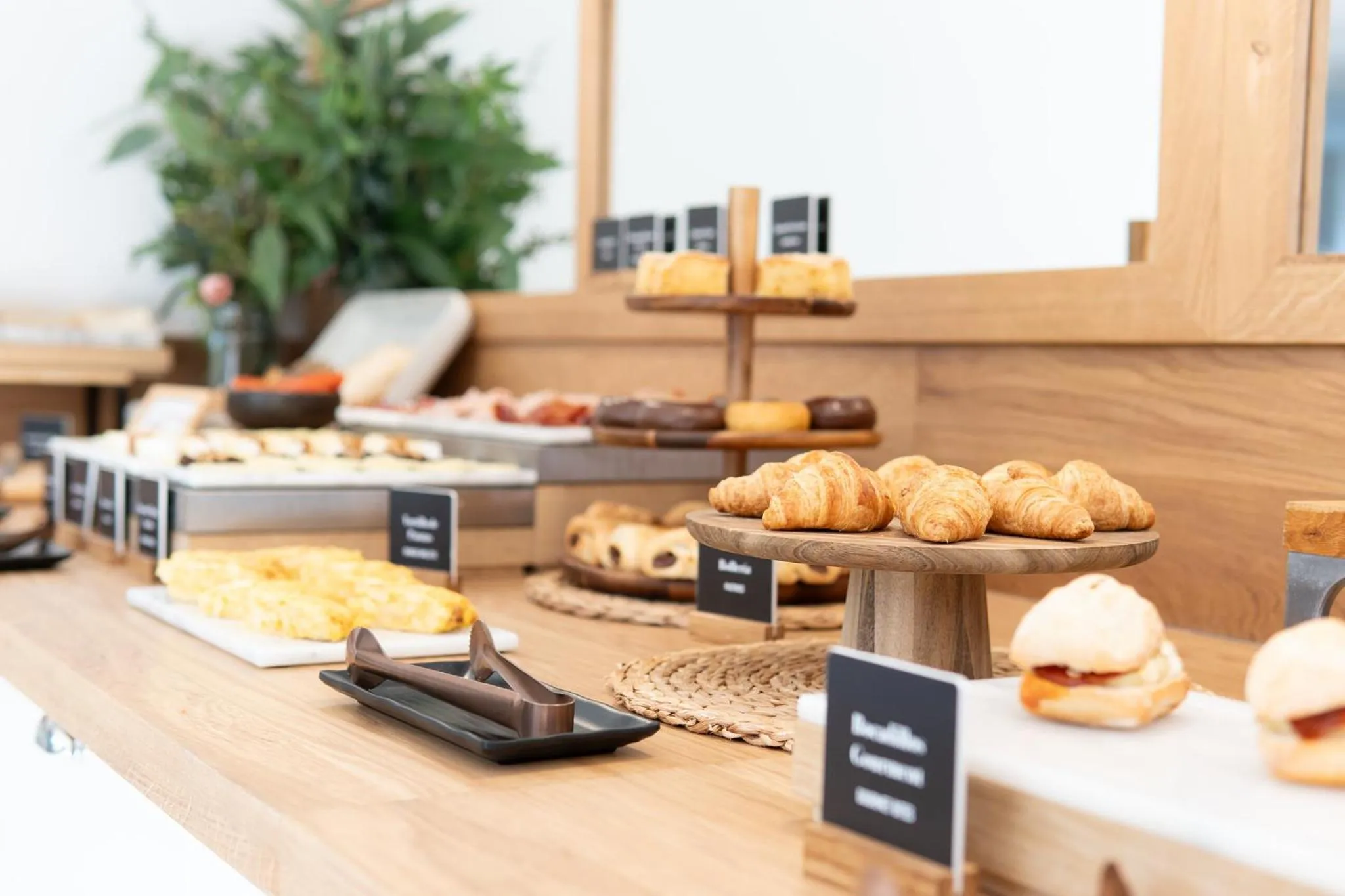 Breakfast in Arenas Atiram Hotel