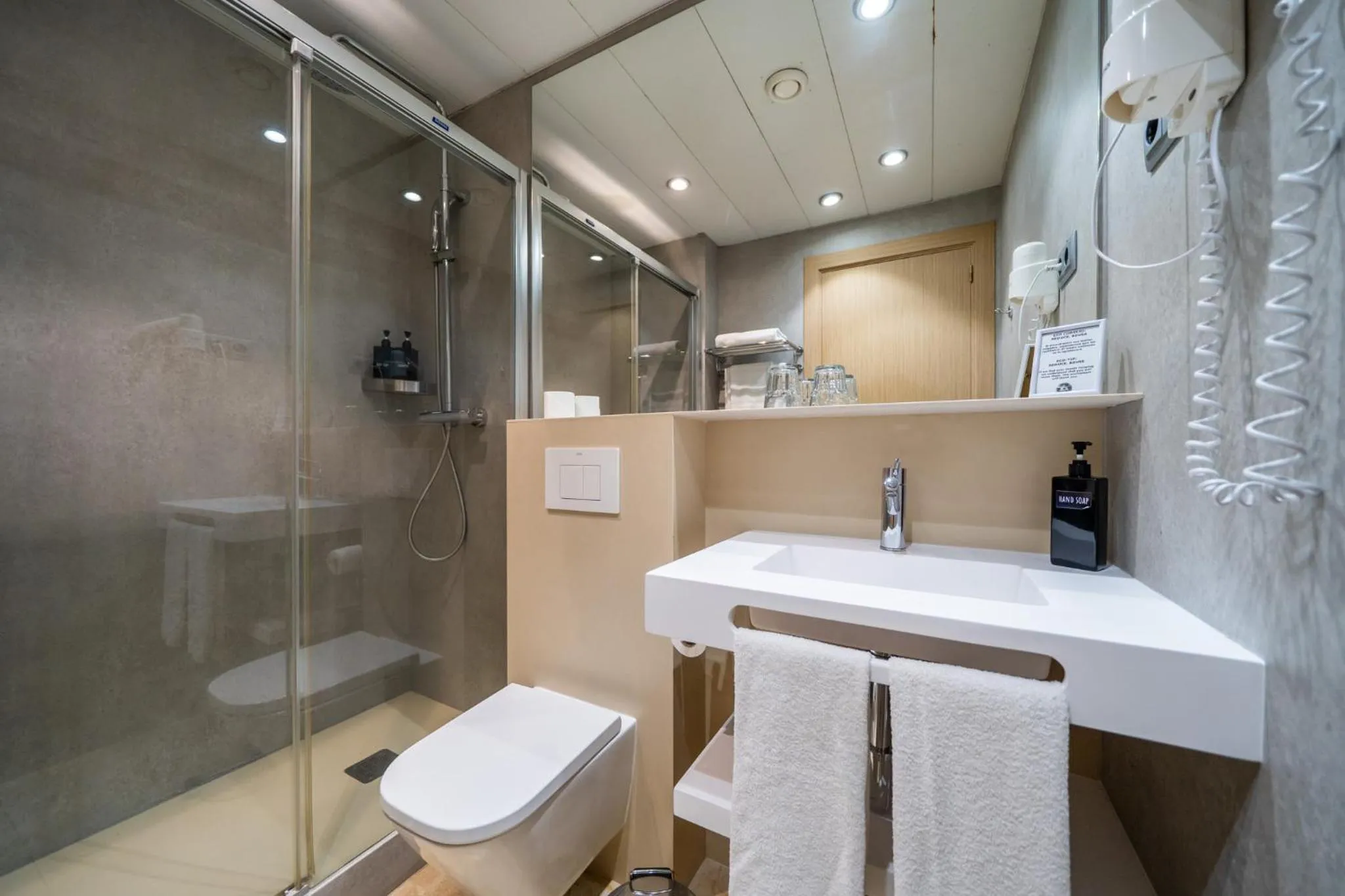 Bathroom in Hotel Constanza