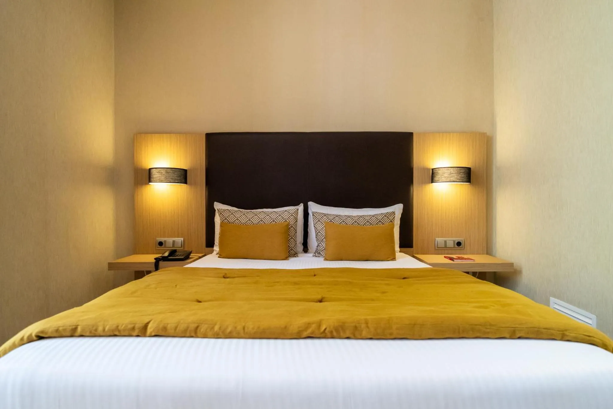 Bed in Hotel Constanza