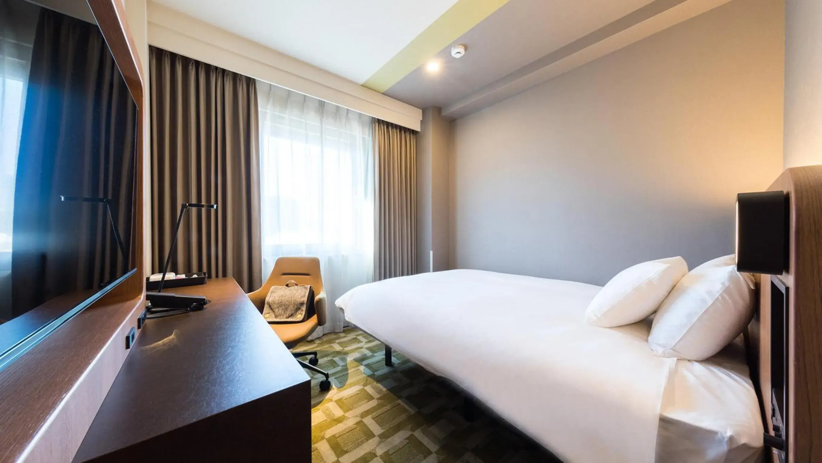 Bed in JR-East Hotel Mets Akabane Bed in JR-East Hotel Mets Akabane