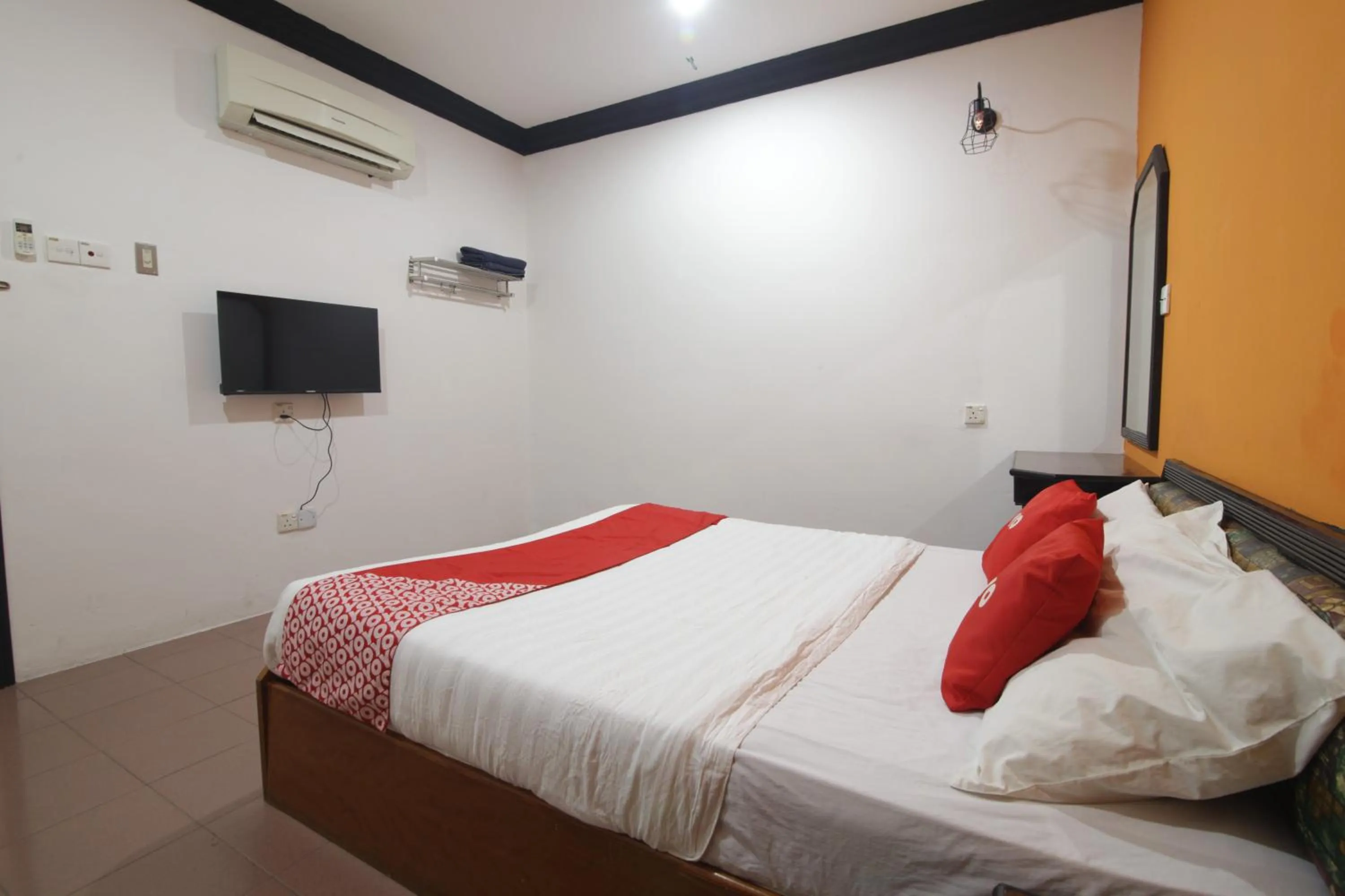 Bedroom, Bed in G CITY HOTEL